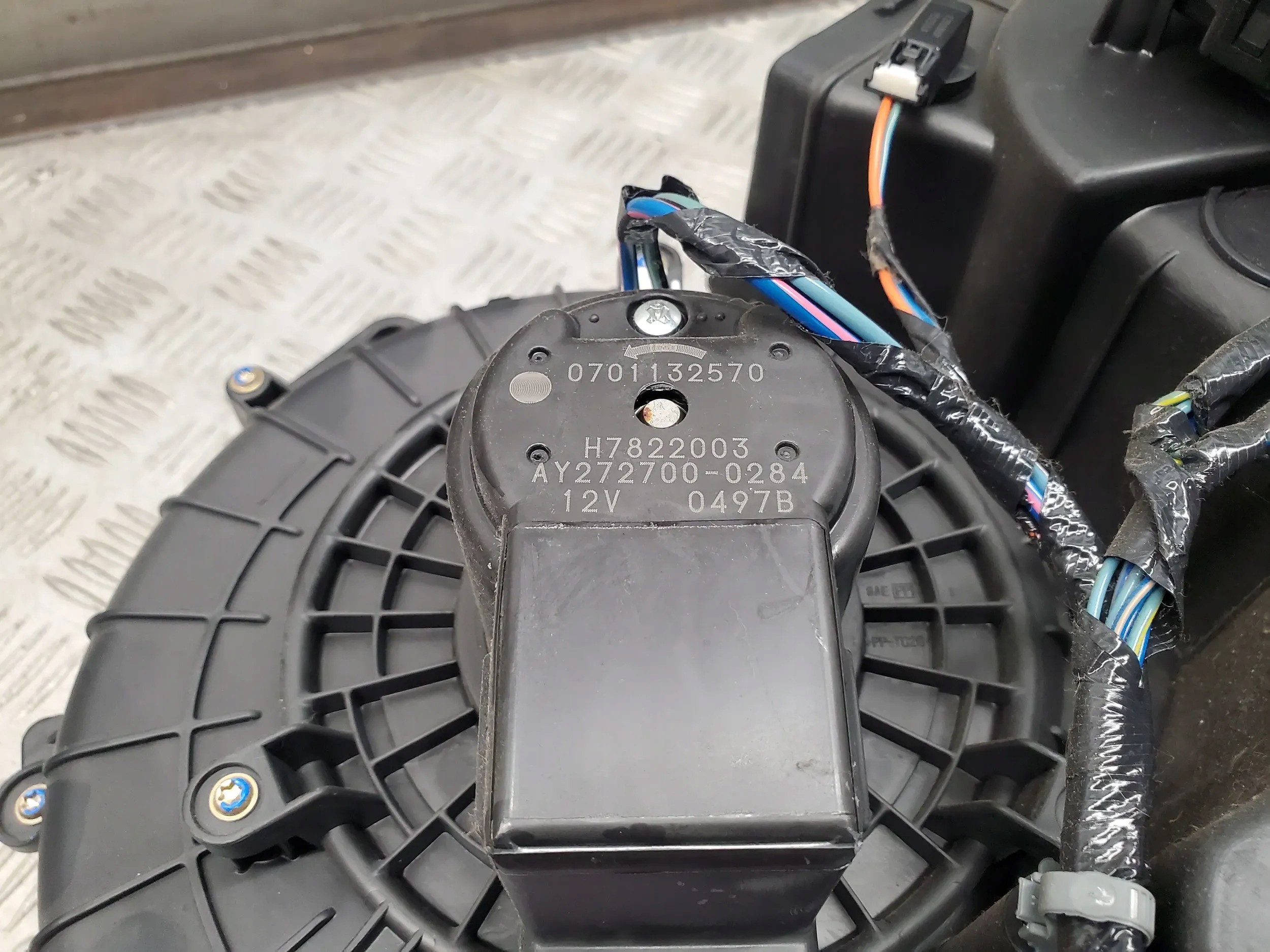 CHRYSLER PACIFICA P68342100AA нагреватели