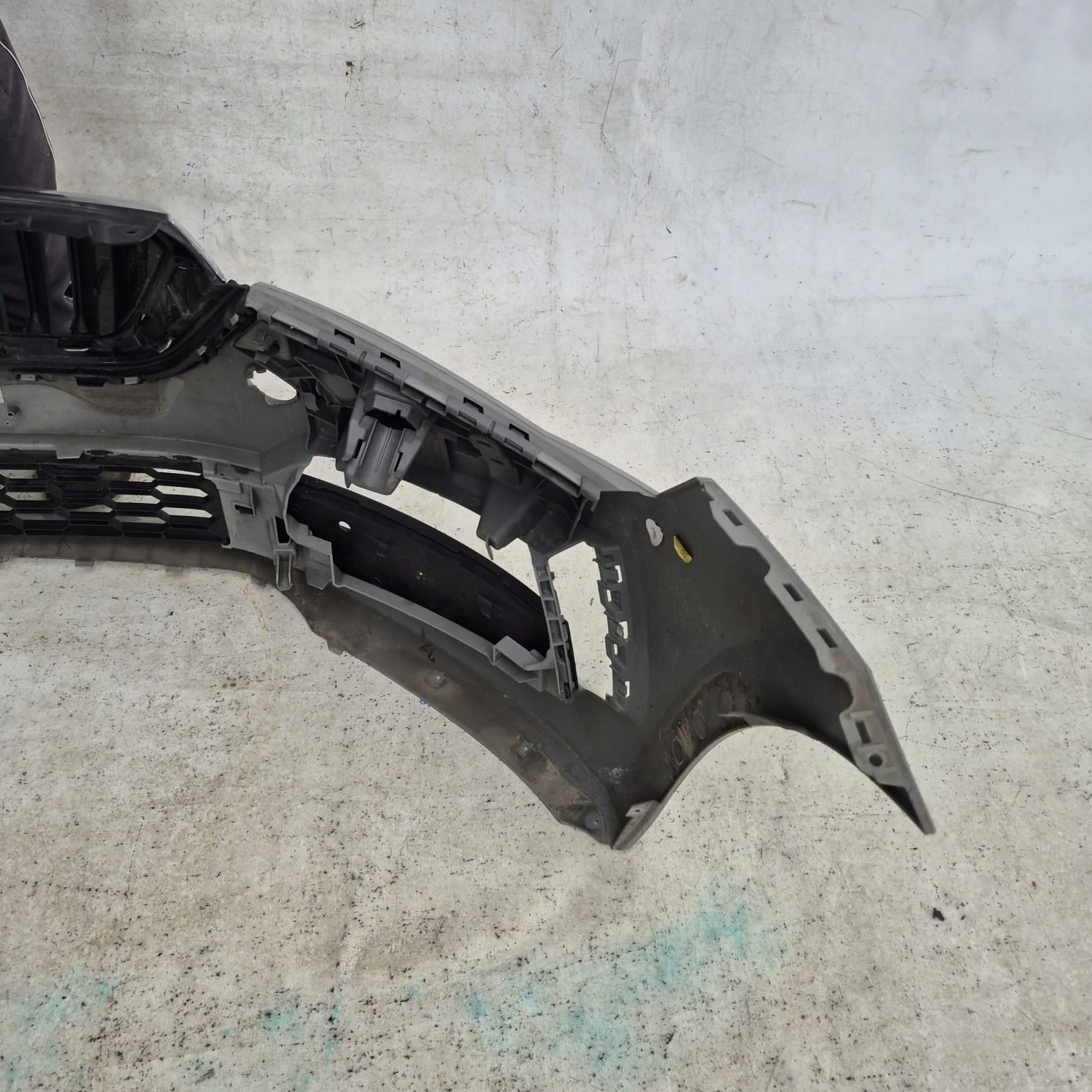 SKODA SCALA 657 19- bumper front front grill grid without DZIUR 657807221
