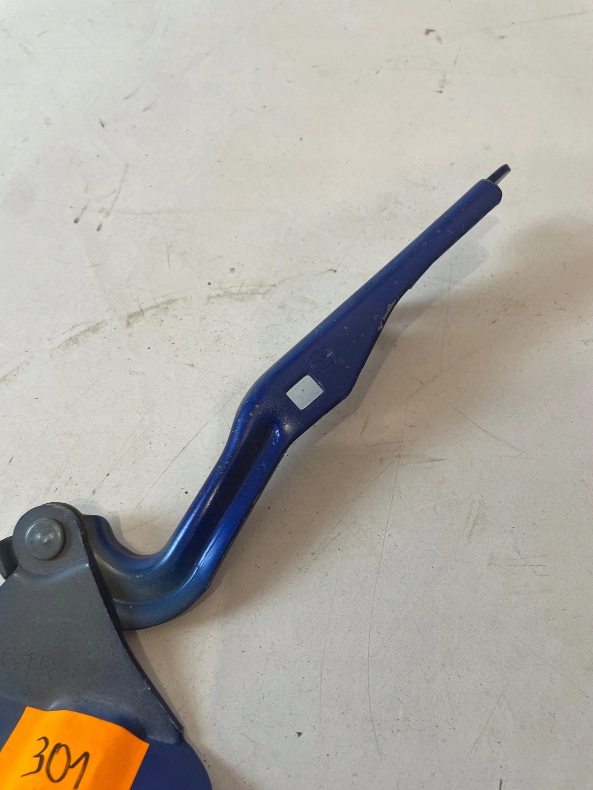 hinge bonnets front front right Mazda 6 II GH