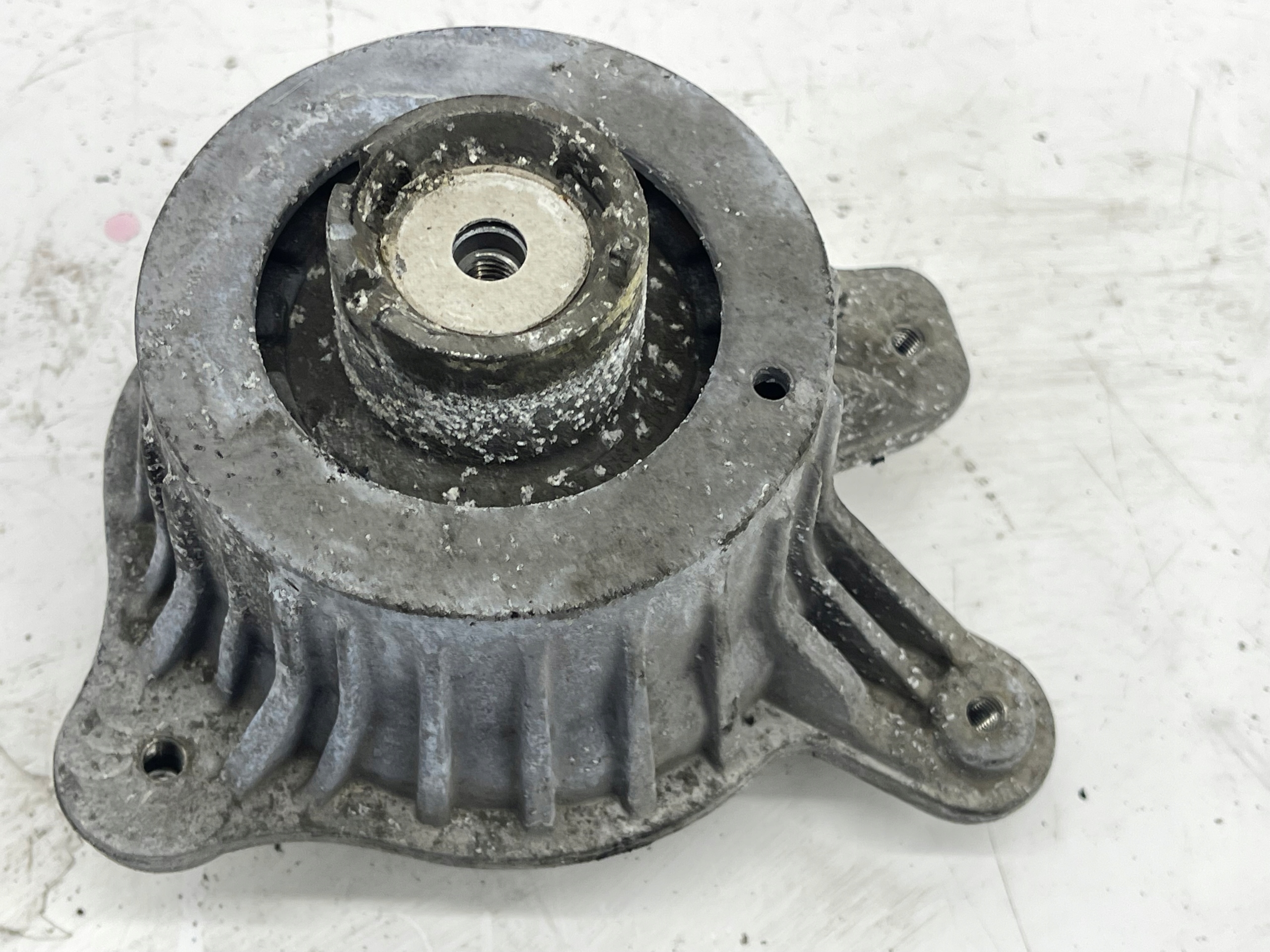MERCEDES-BENZ W213 engine mount right A2132403500