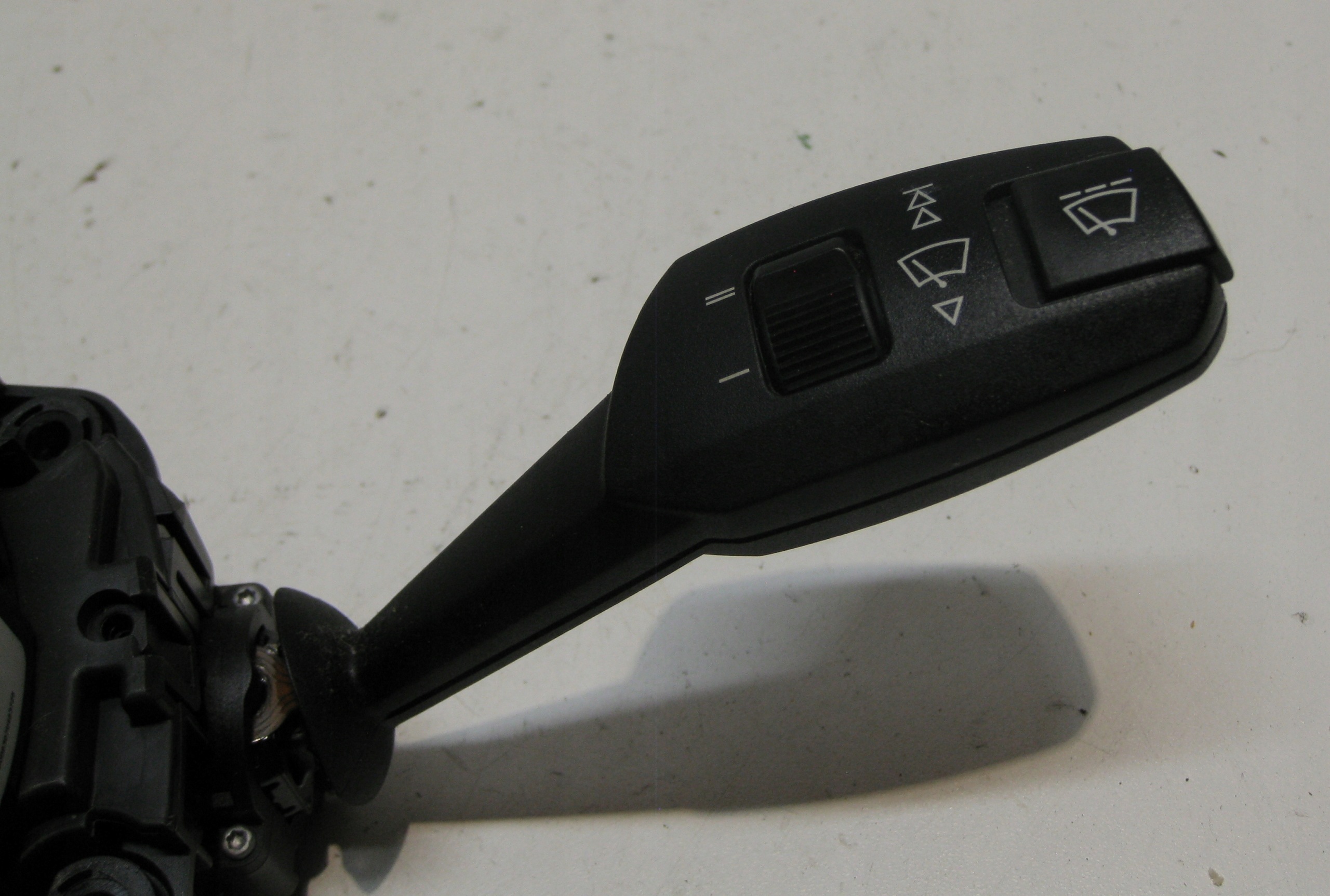 BMW E87 5D 07R steering wheel levers and controls ring control 9110873