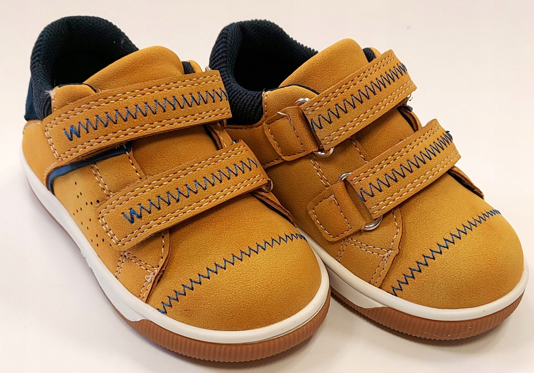 WOJTYŁKO PÓŁBUTY TRZEWIKI SPORTOWE CAMEL RZEPY R 28 W 17,50 CM Rozmiar 28