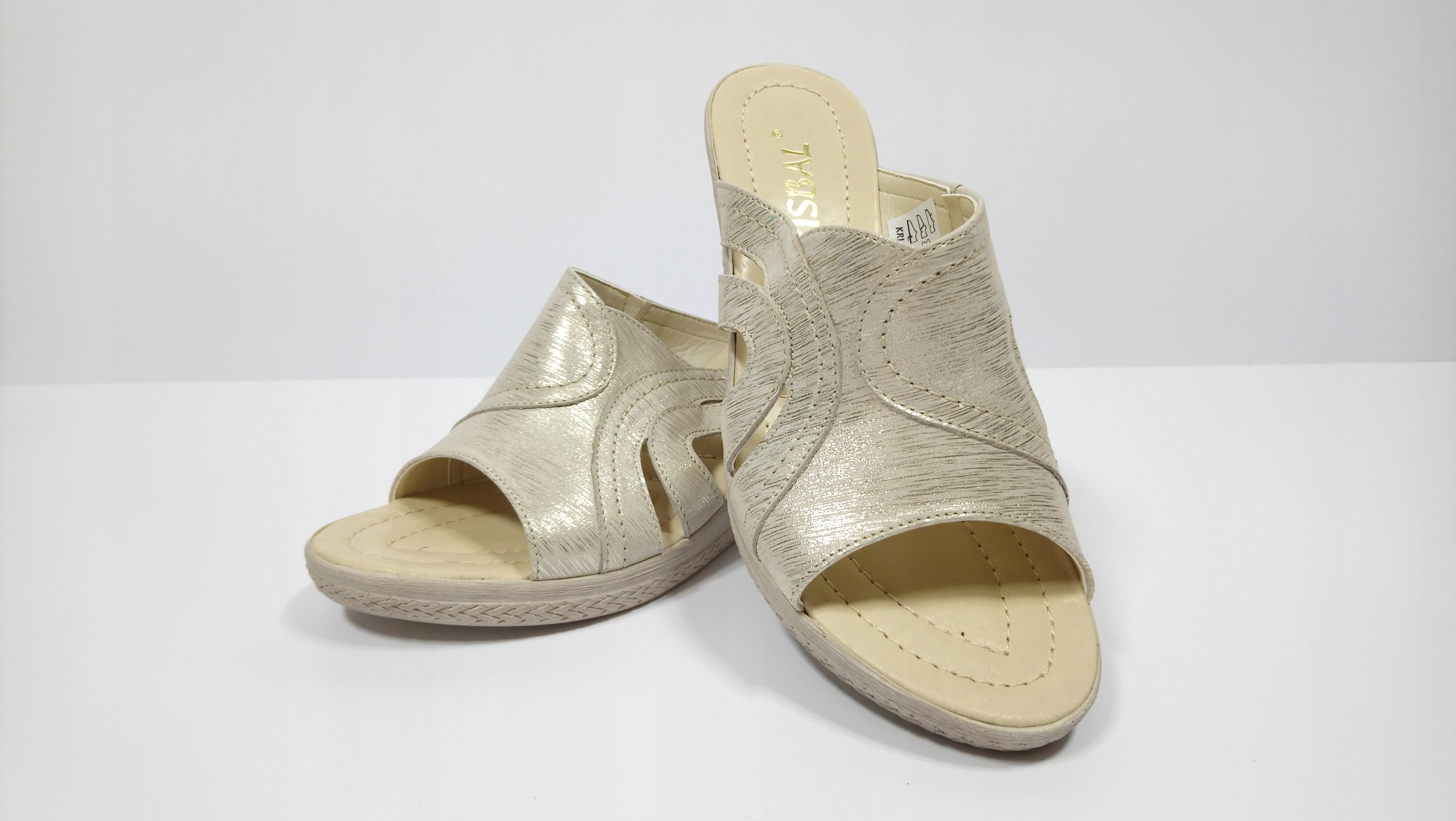 Krisbal 364L nazouváky Polské zlaté 40 Kůže