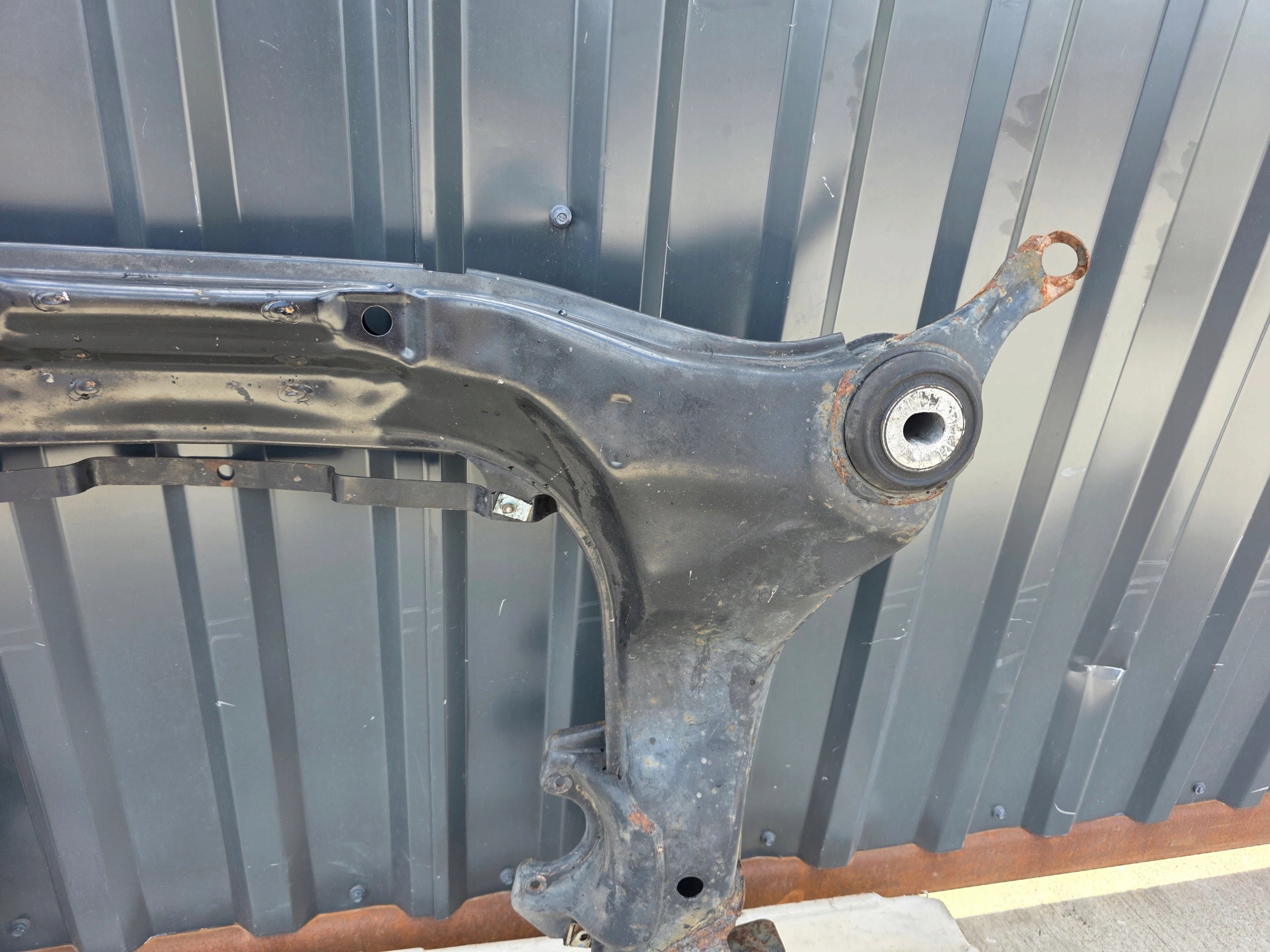 TRAWERS axle beam subframe front AUDI A4 B6 B7 8E0399313BM original !!!