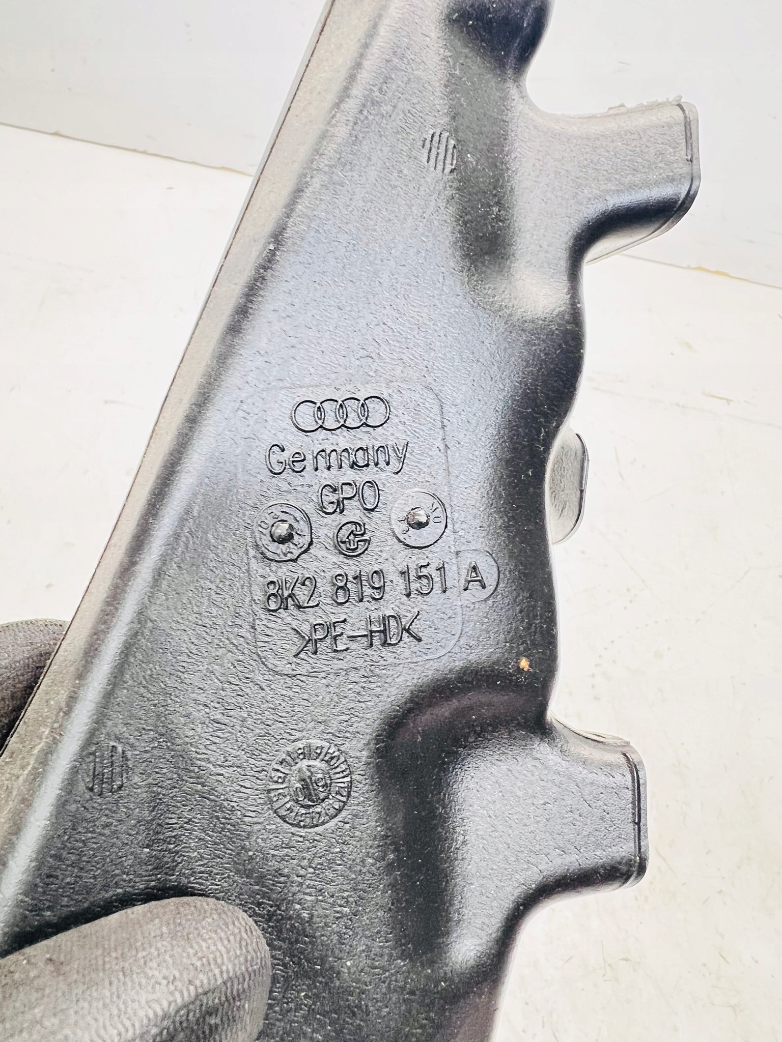drain POWIETRZNY AUDI A4 B8