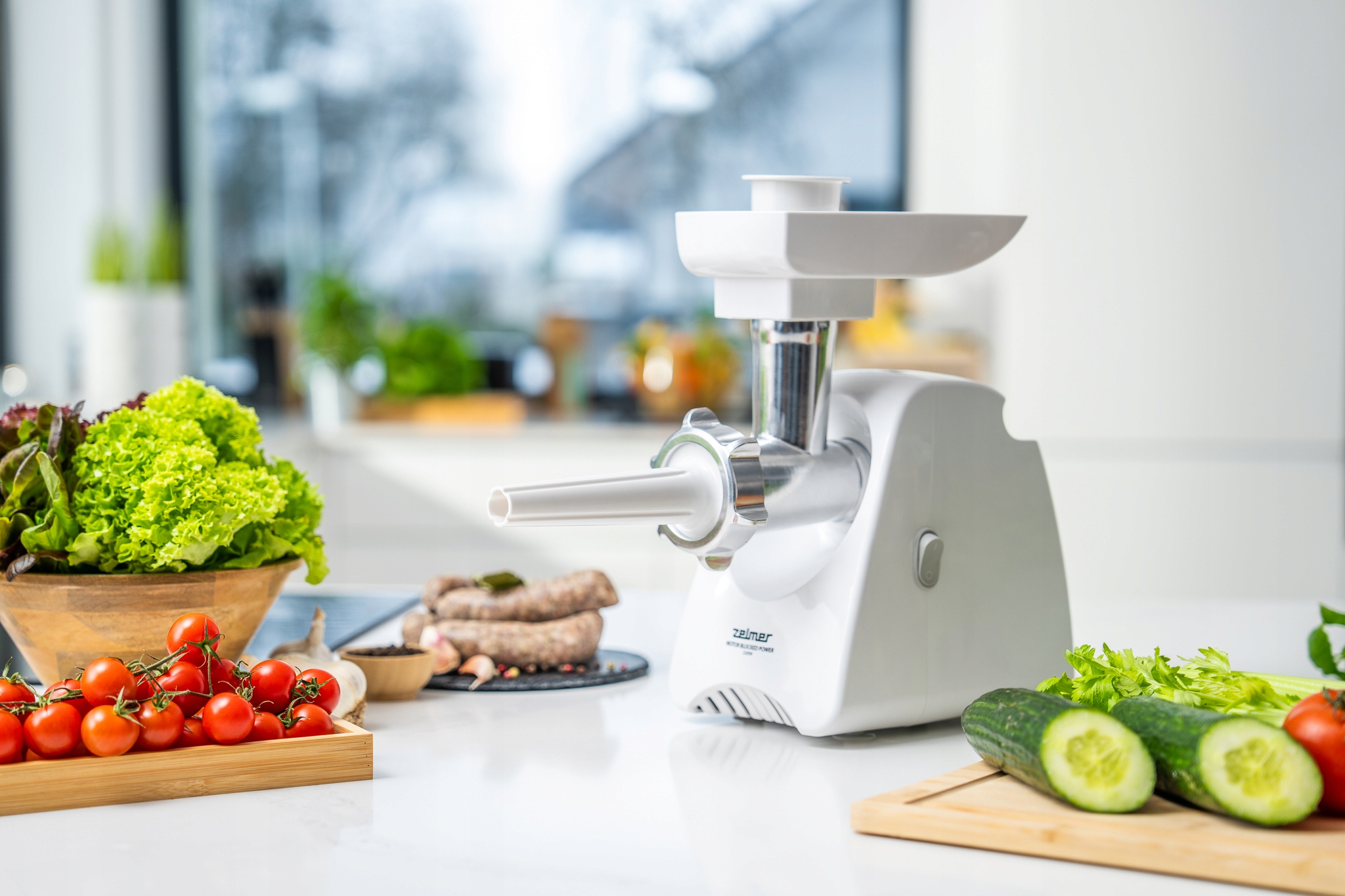 MASZYNKA DO MIELENIA MIĘSA ZELMER MASZYNA ELEKTRYCZNA 2200W 3 KG/MIN Model ZMM5801P Zosia
