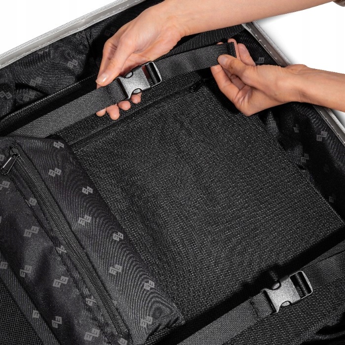 Walizka - Materiał policarbon | Zamek otwierany na odcisk palca | koła 360° Rodzaj twarda