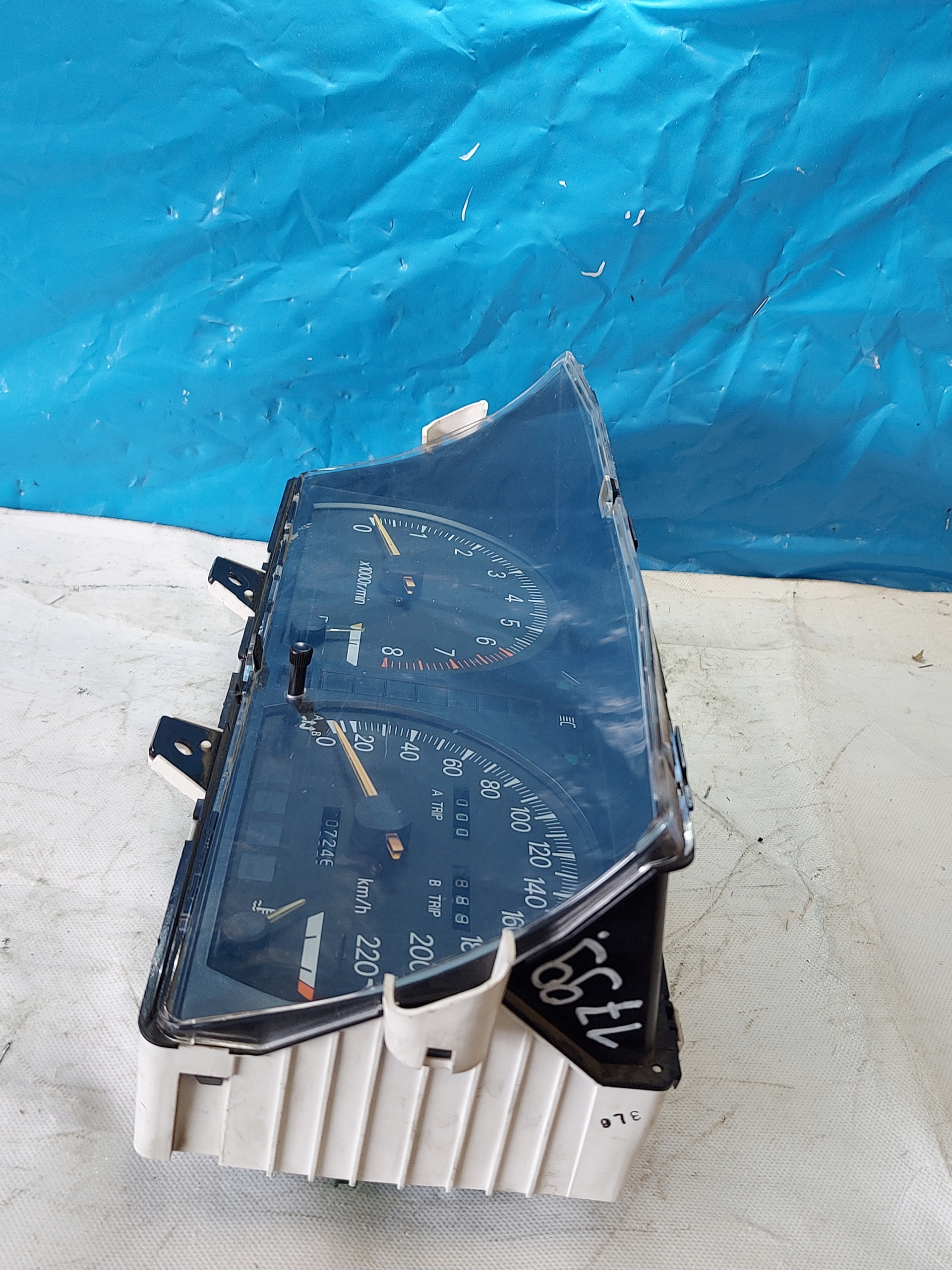 dials clock MITSUBISHI GALANT V 2.0 B MB521495
