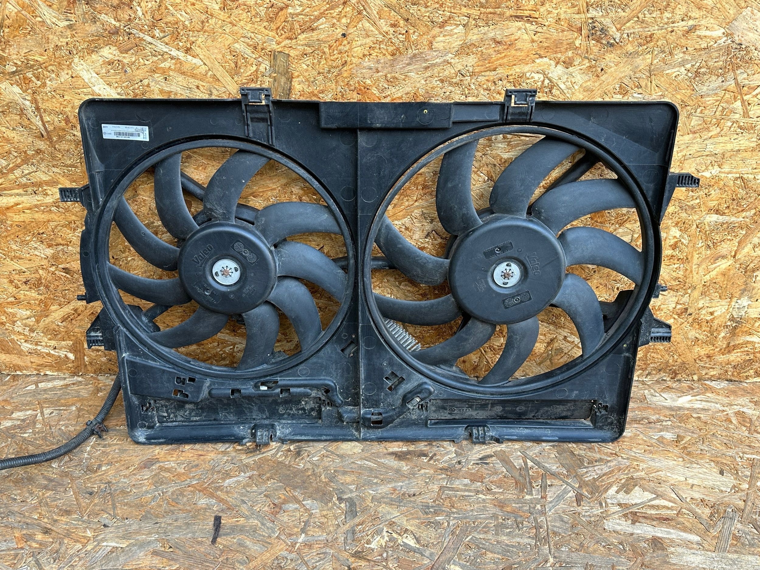 AUDI A4 S4 B8 8K A5 8T 2.0TDI ventilátor chladiče obal 8K0121003AB