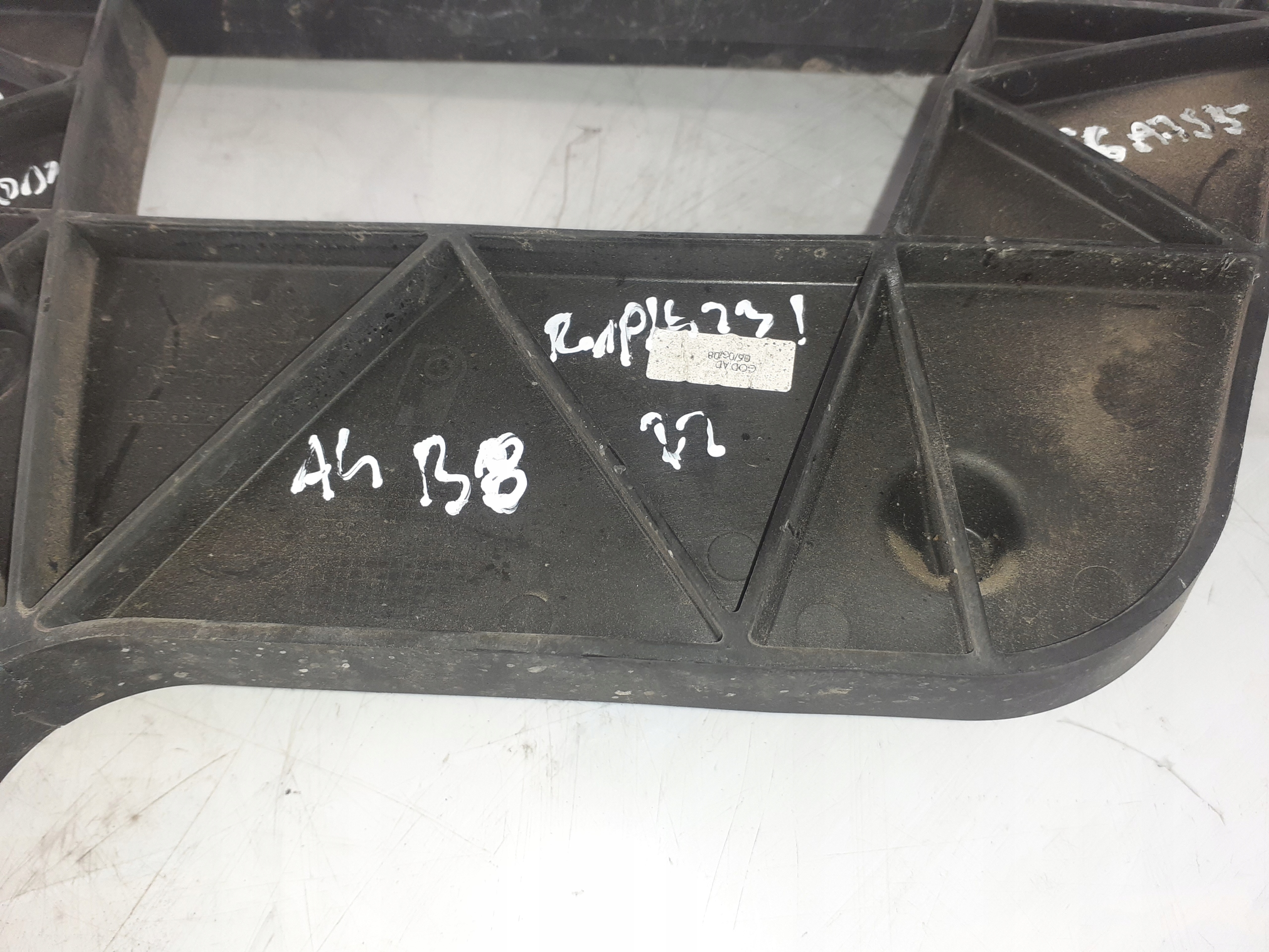 AUDI A4 B8 bumper bracket rear part left