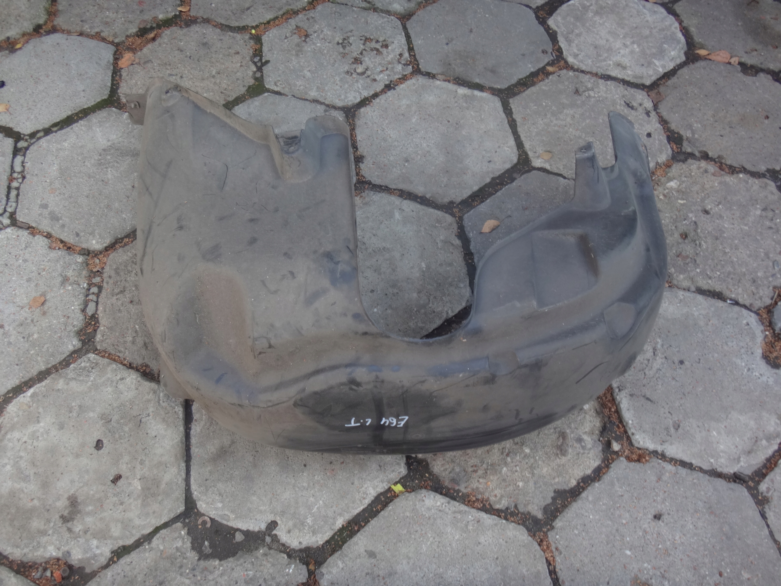 подкрылки левый задний BMW 6 E63 E64