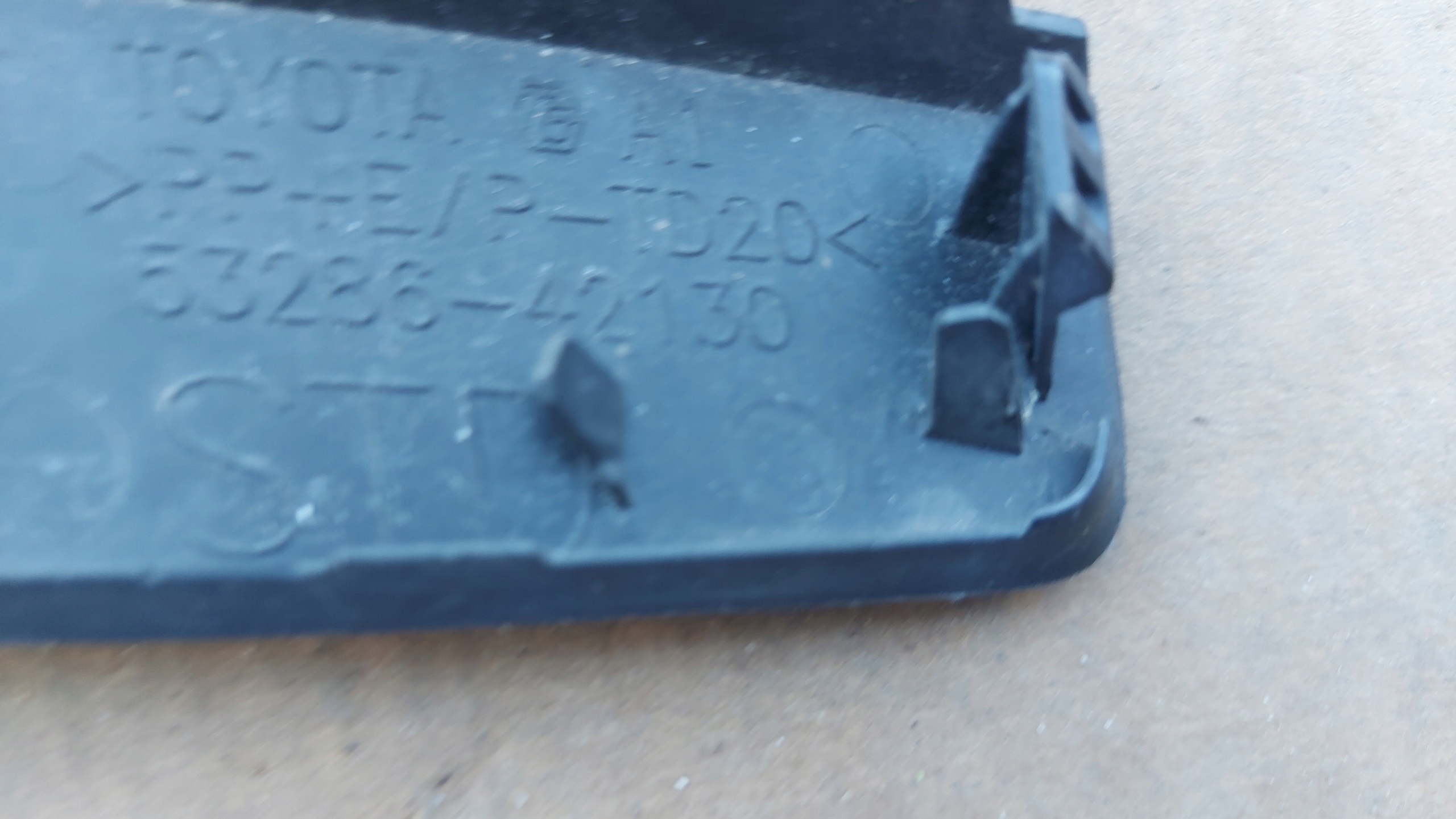 Tappo gancio traino Anteriore RAV4 V 19