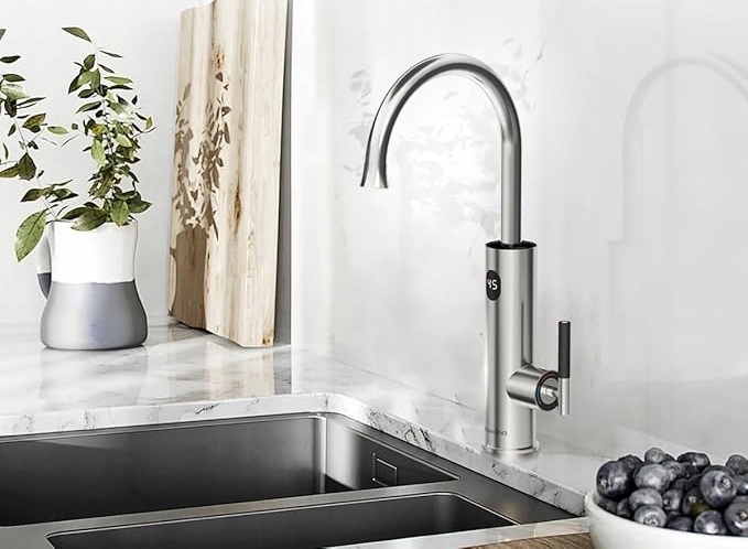 Elektrický kohútik s ohrievačom vody 3200 W Led prietokový 220 V