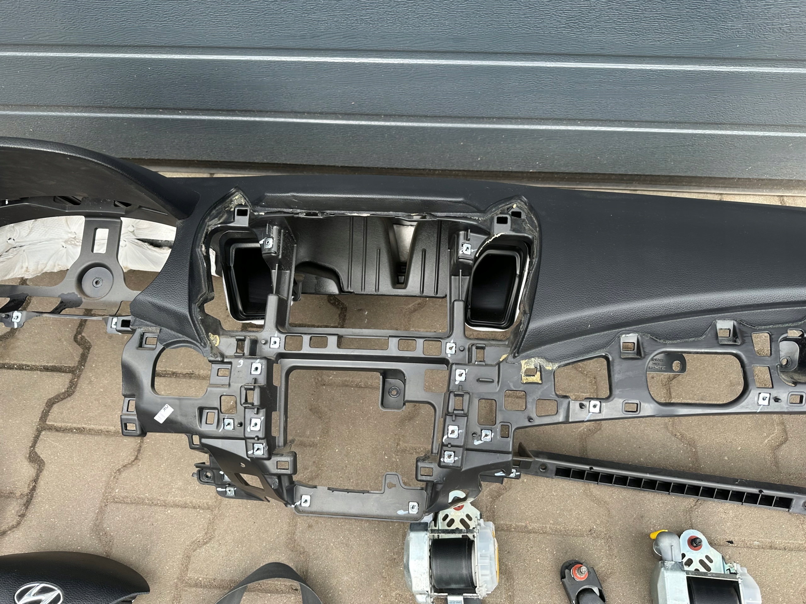 Hyundai I30 II консоль торпеда ремни