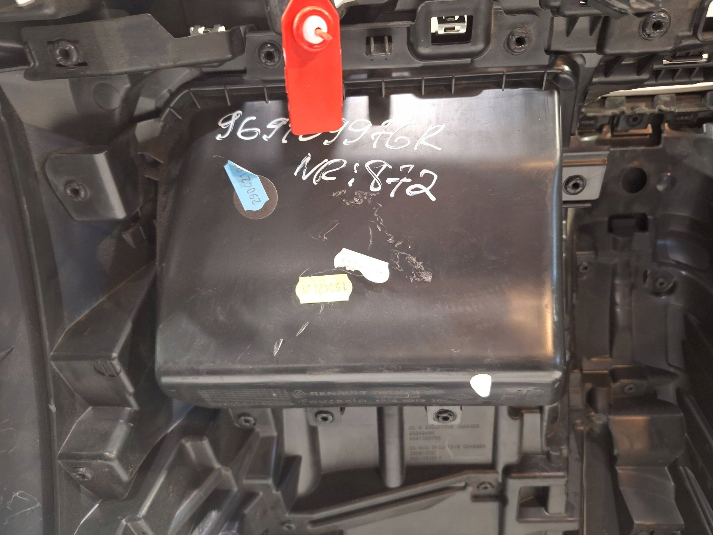 TUNEL mitte 969109976R RENAULT TRAFIC III IV 21