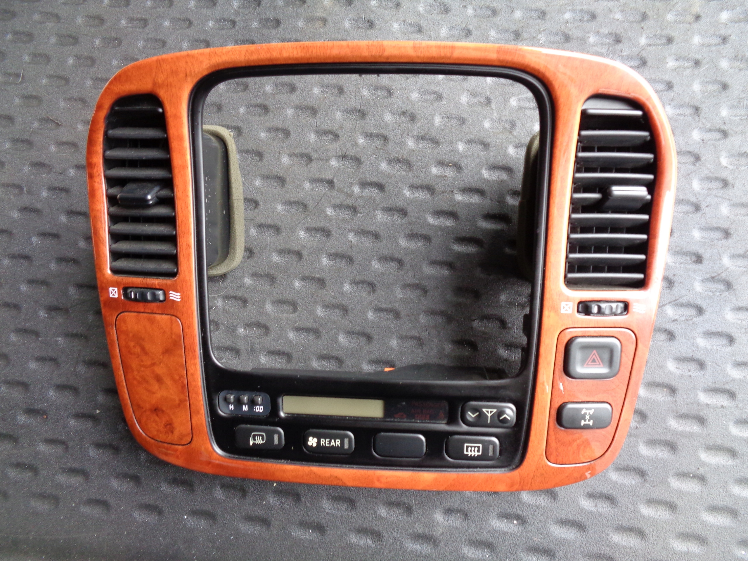 RAMKA RADIA LEXUS LX470 LAND CRUISER 100