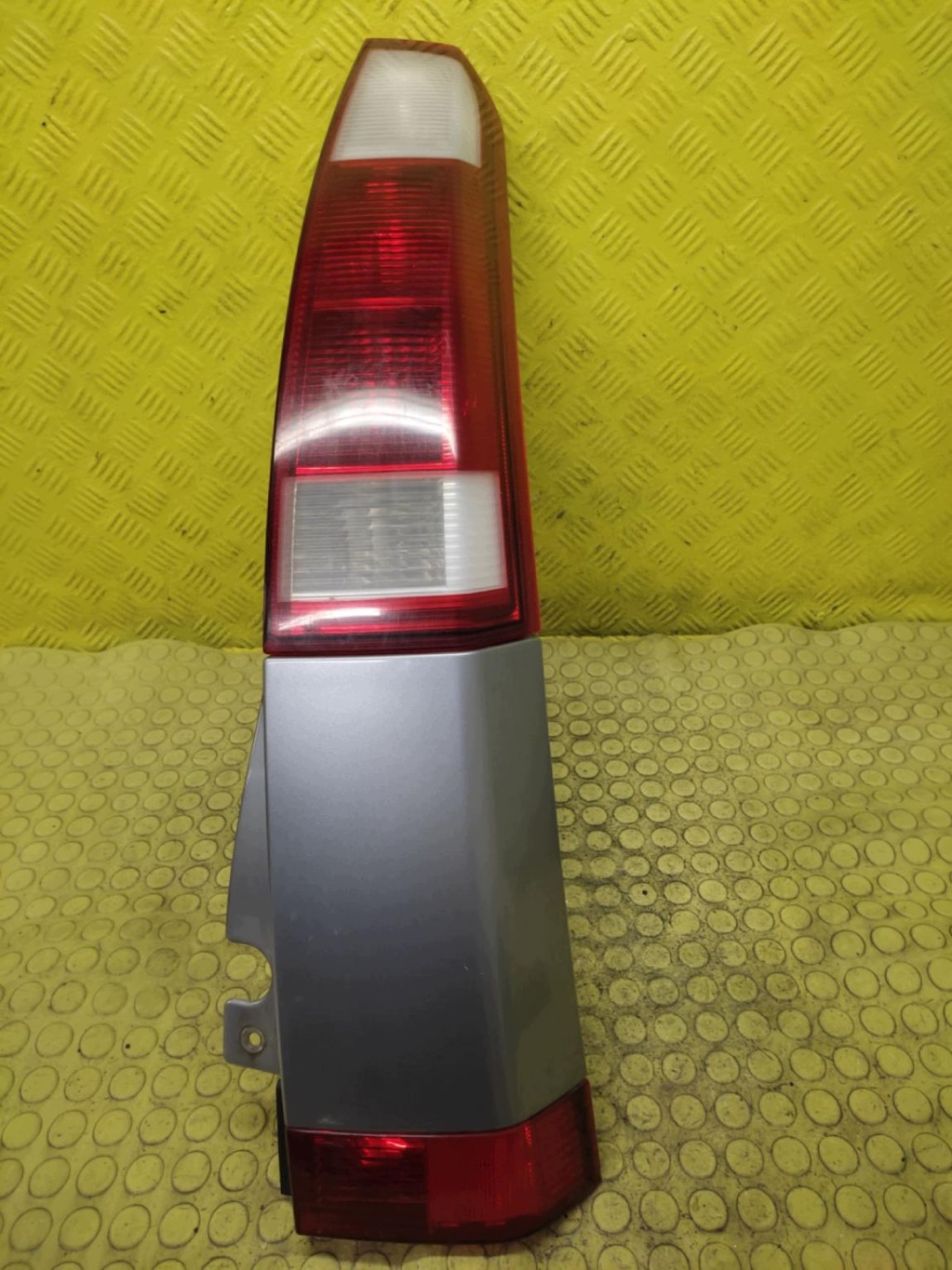 OPEL MERIVA A light right rear part 93294346