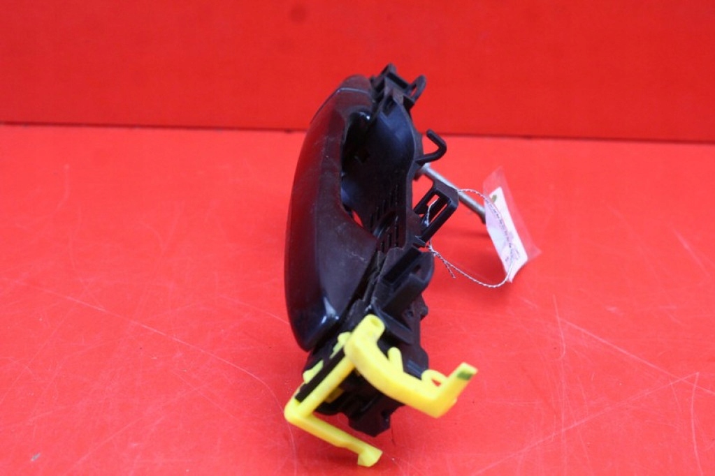 handle left front front black TOYOTA AVENSIS T27 09-11