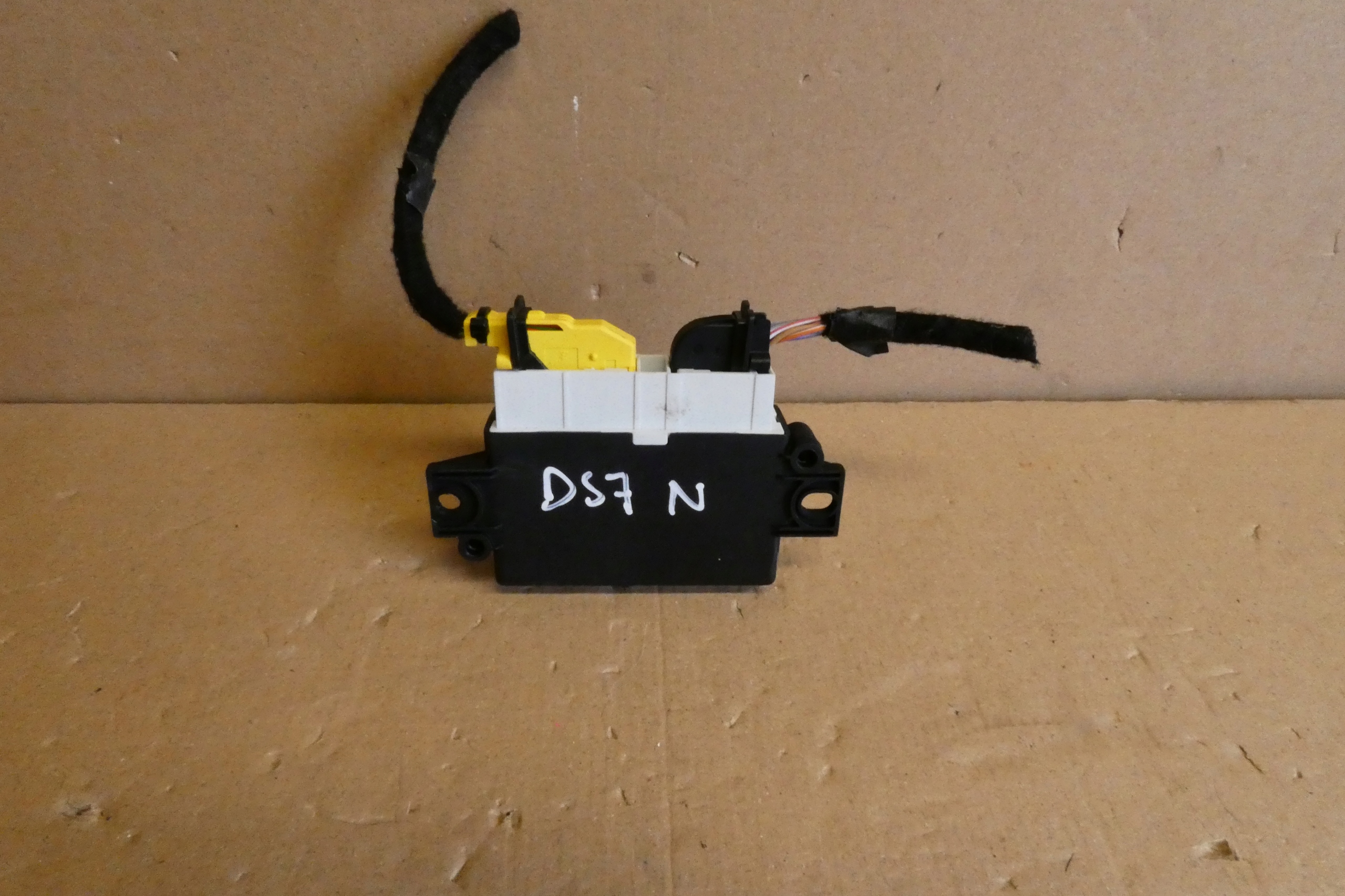 Citroen DS7 Crossback module control unit 9833049280 19r.