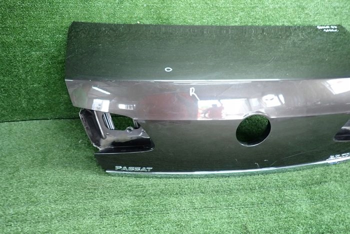 VW PASSAT B7 sedan boot doors rear part