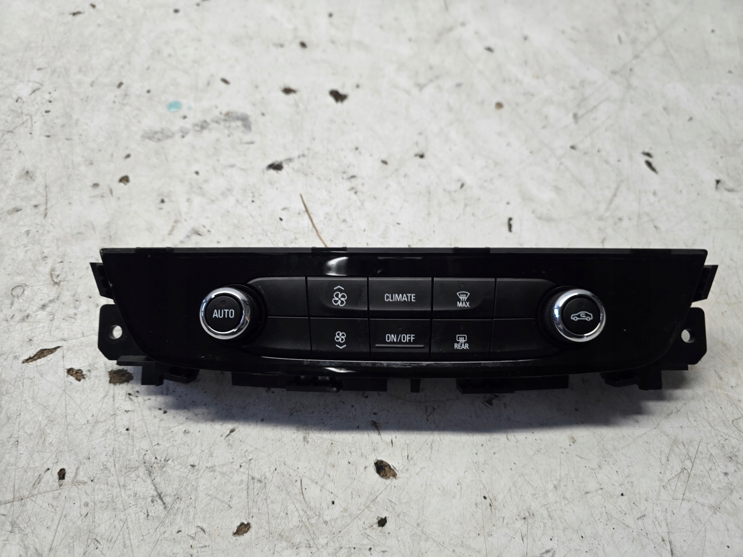 OPEL INSIGNIA B Unite commande clima Bouches buses 39113537
