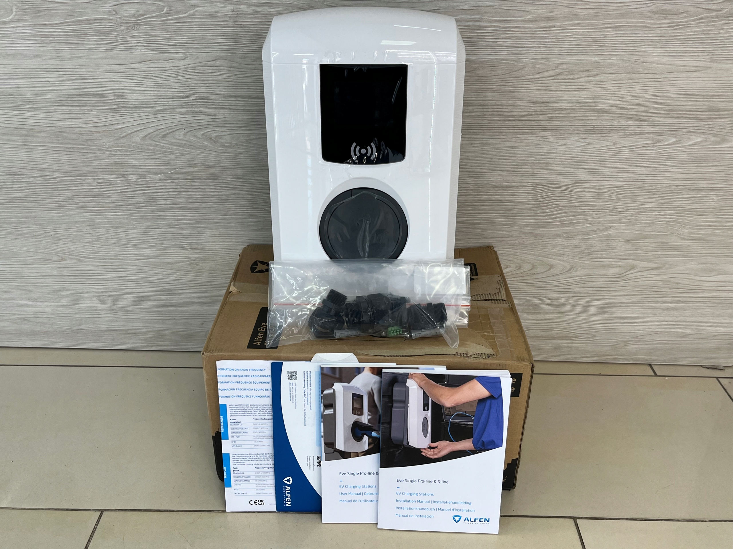 Stacja ładująca do auta Eve Single Pro-line nowa!