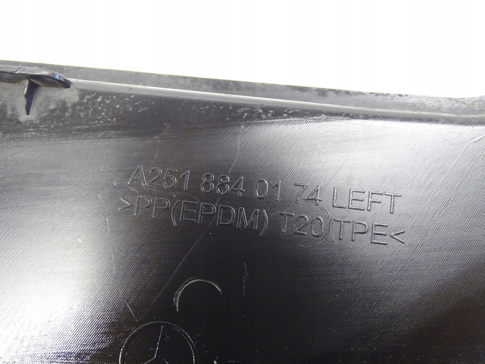 kryt stěny předního levá MERCEDES W251 A2518840174