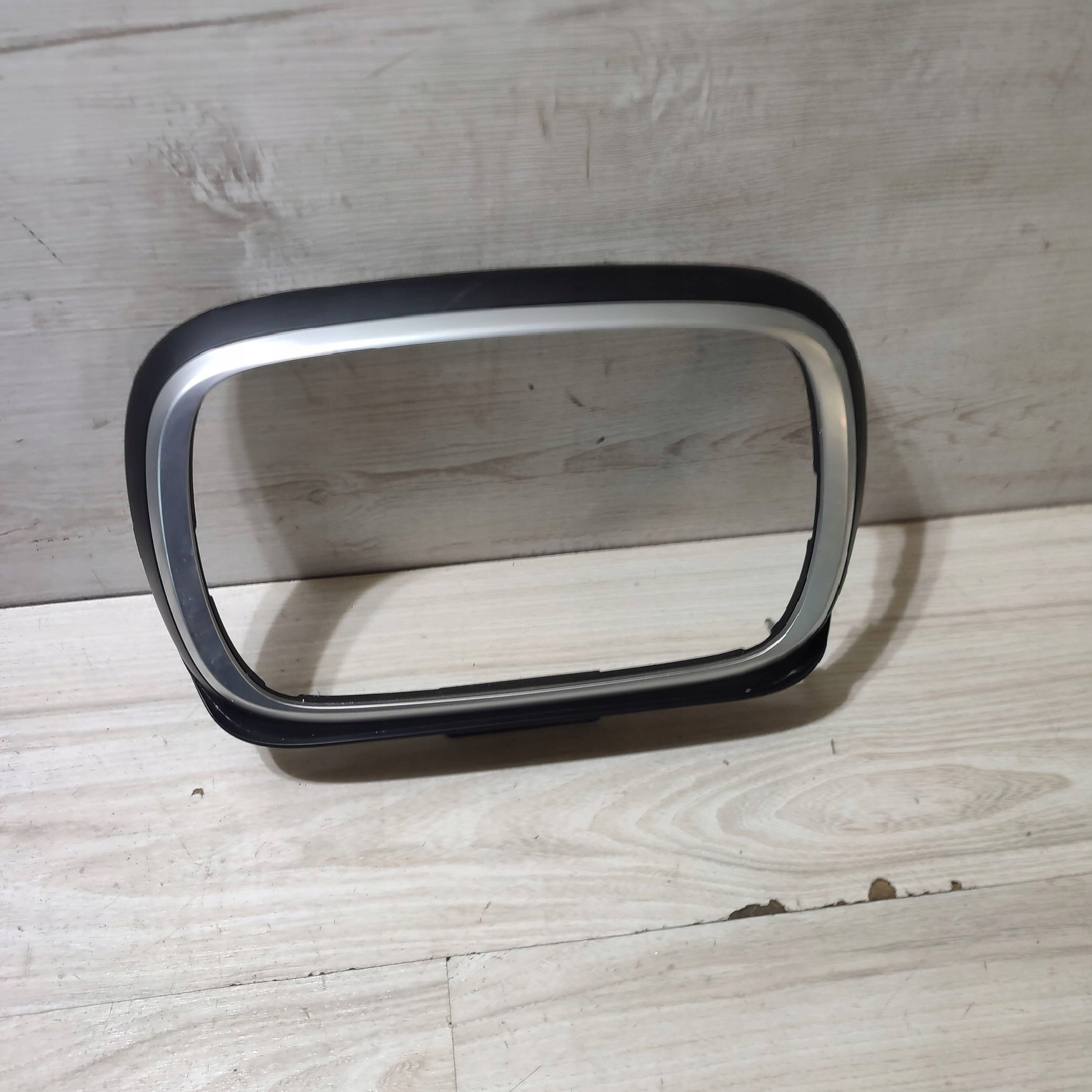 frame jednostki multimedialnej Fiat 500X 735577224