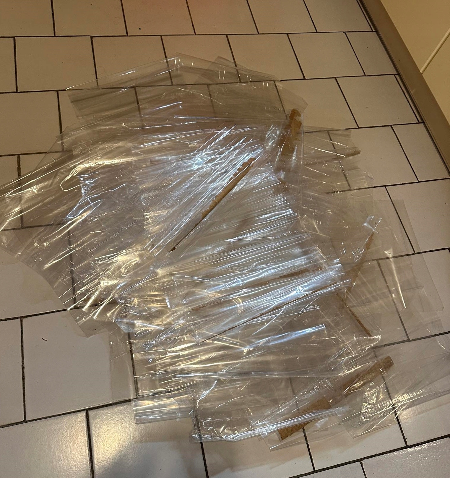 FOLIA DO PRZYCIEMNIANIA LAMPY BEZBARWNY SKRAWKI ODCINKI OUTLET 30-metrów Kod producenta Folia do oklejania samochodu