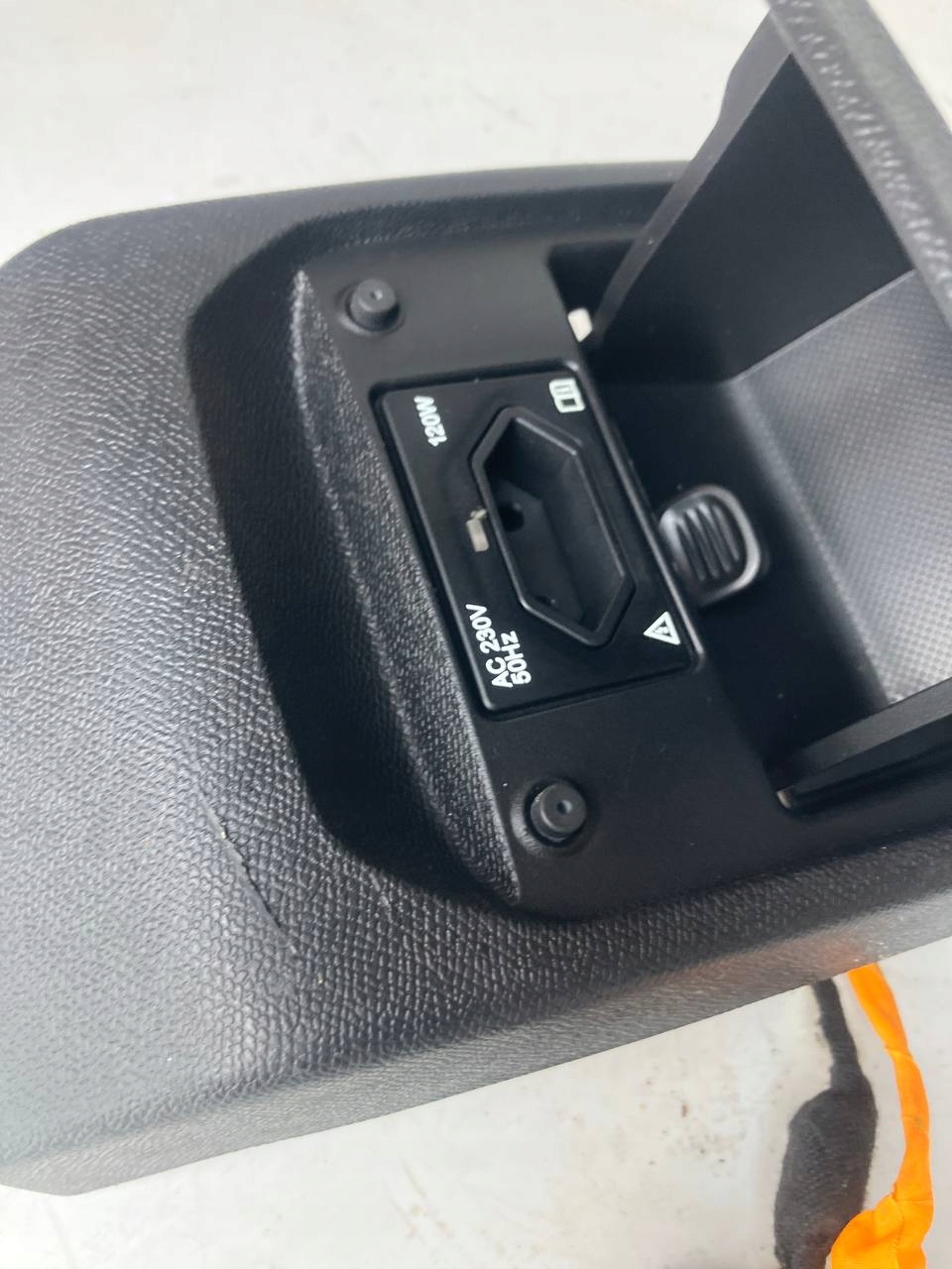control unit PRADU 9806619180 PEUGEOT 308 T9