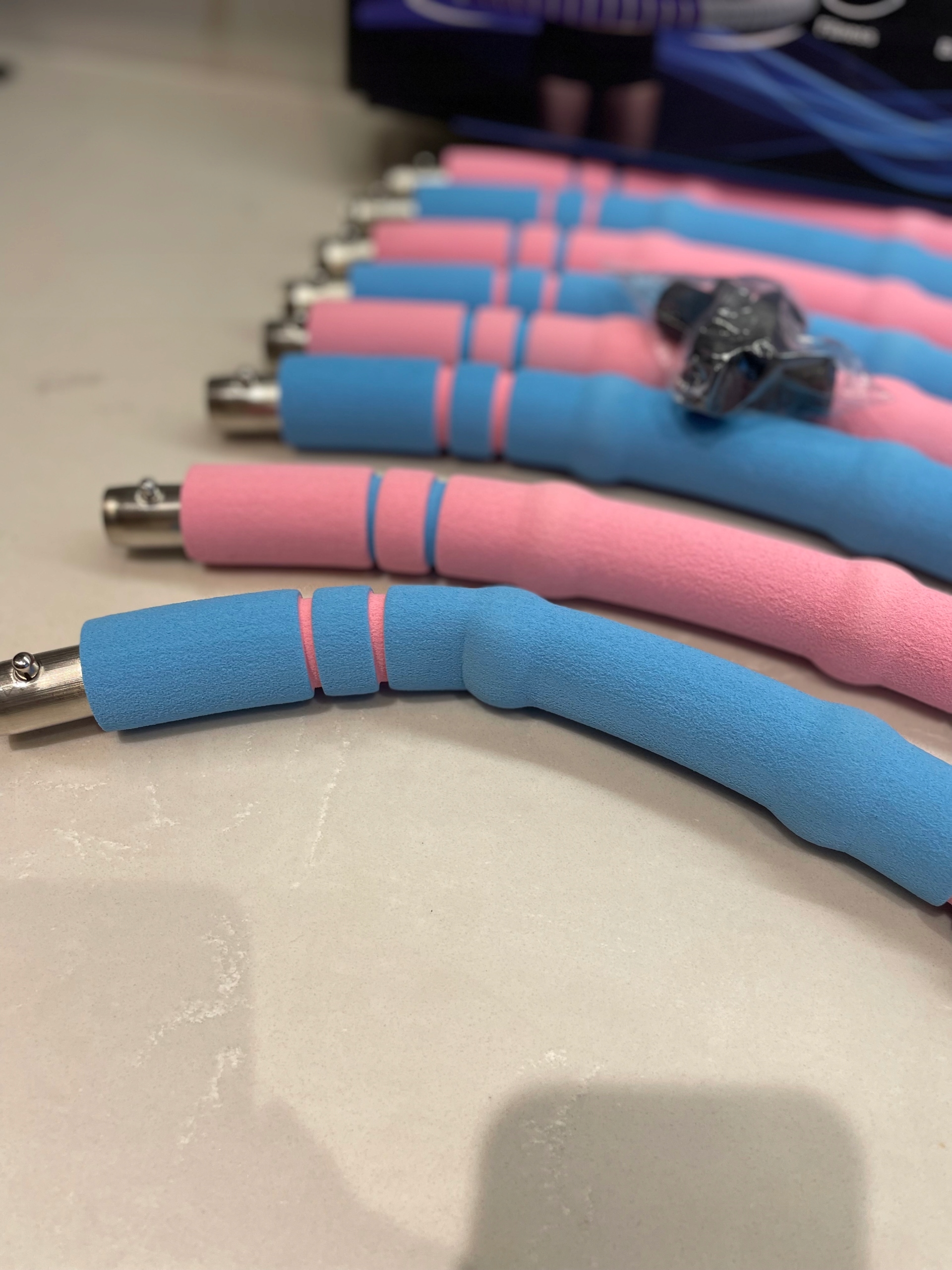 Hula hop Ikonka 85 cm wielokolorowy defekt EAN (GTIN) 5903039723856