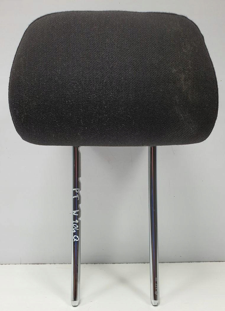 Підголівник правий задній MERCEDES W204