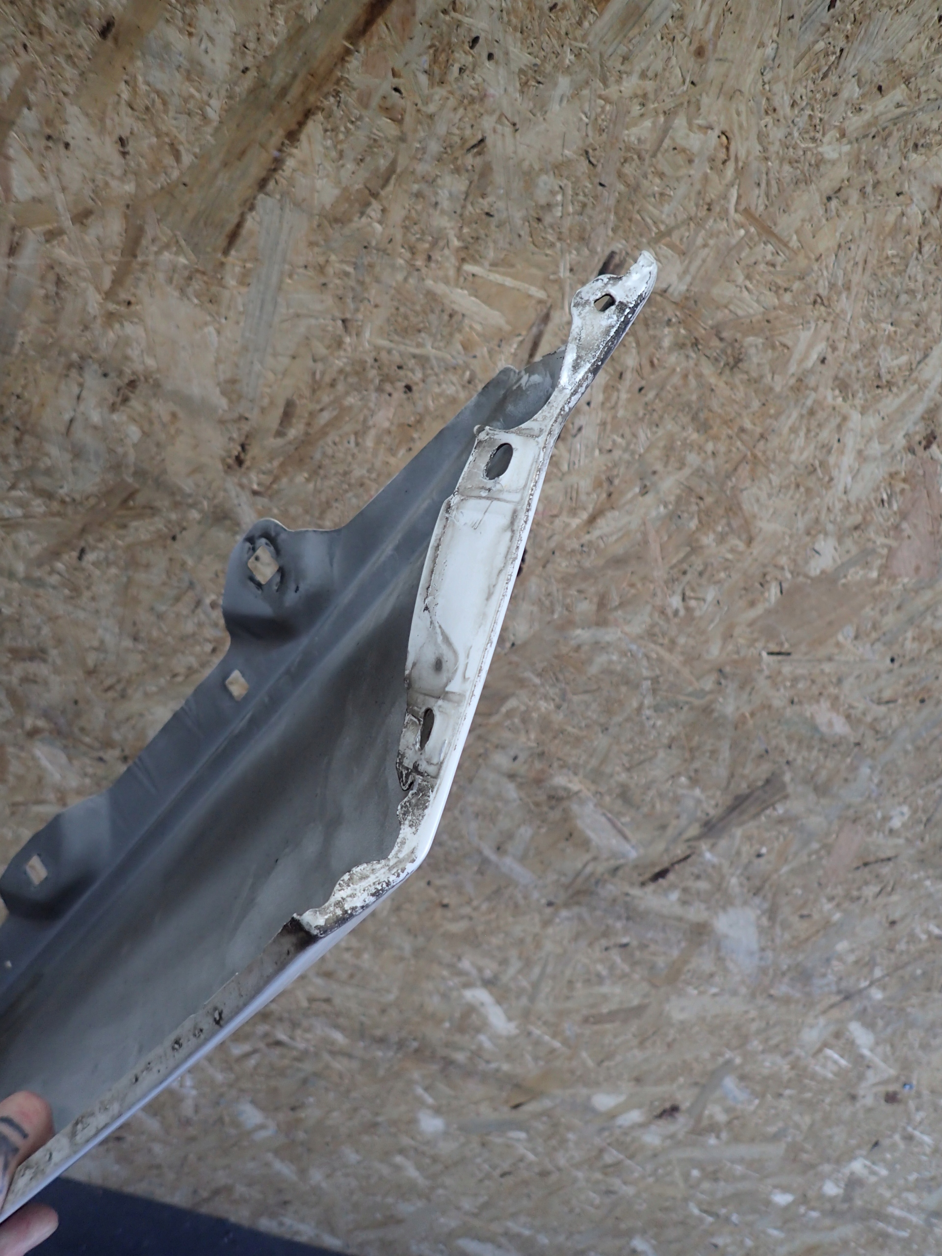 fender front left MERCEDES C KLASA W204
