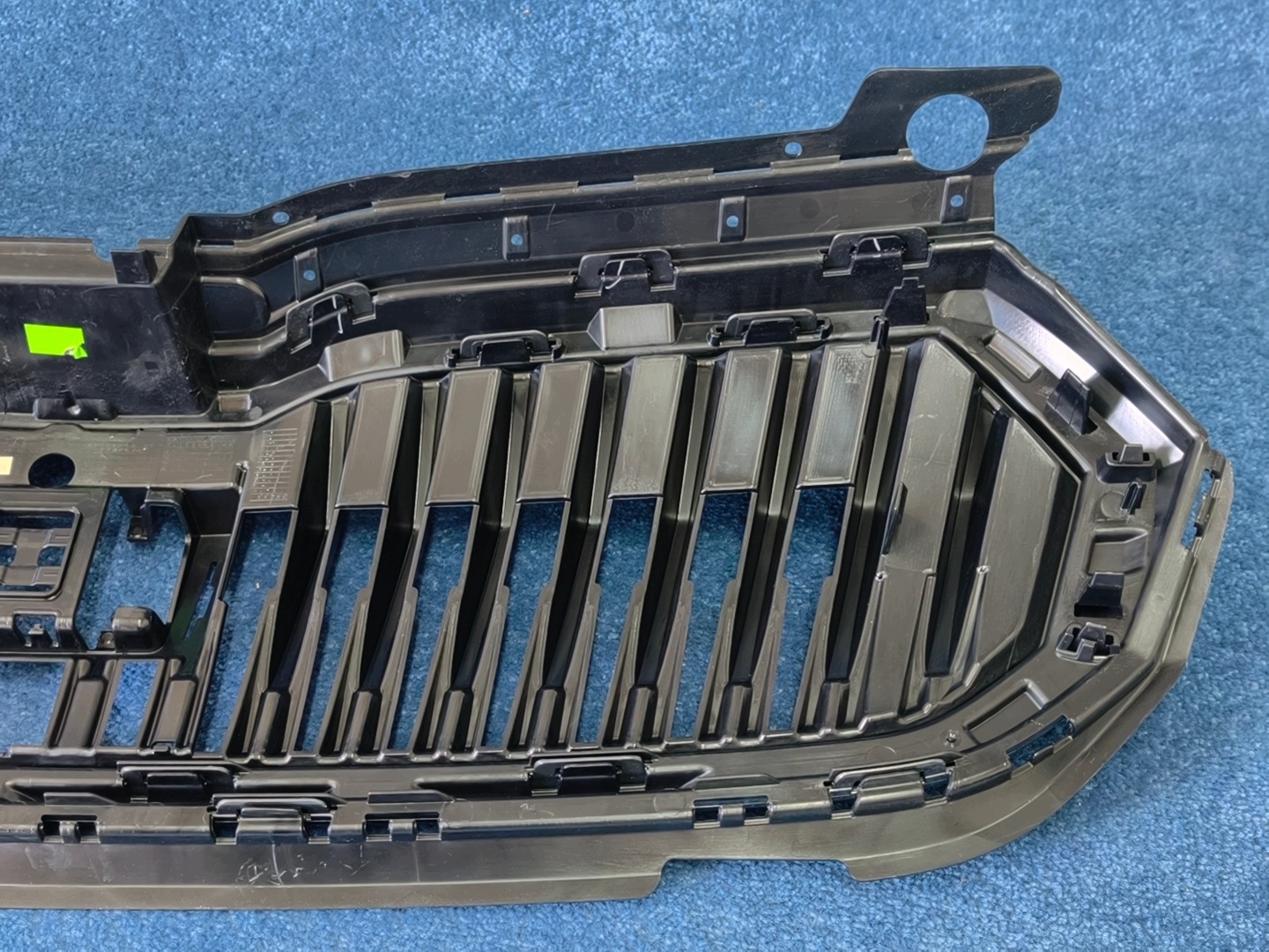 SKODA FABIA IV 2021 - grille radiateur graphite original 6VA853653