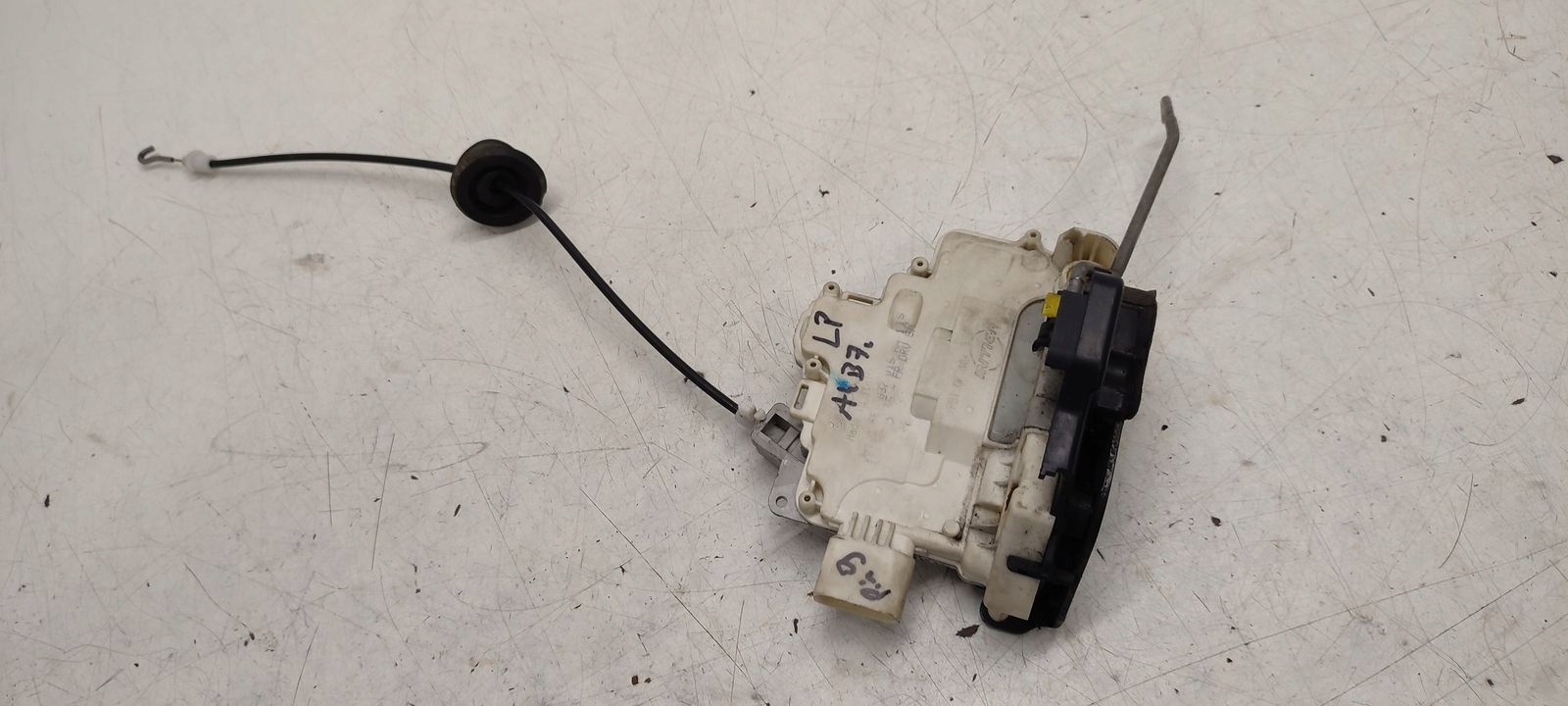 lock door front front left Audi A4 B7 1,8T
