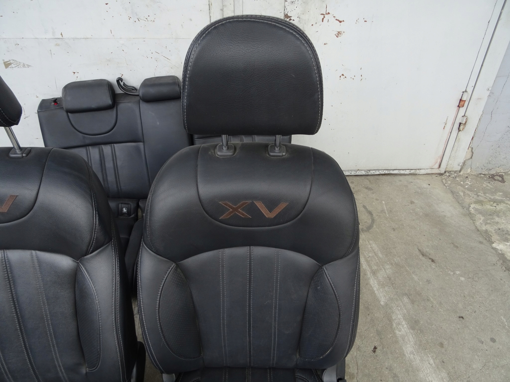 subaru XV кресла диван кожа комплект
