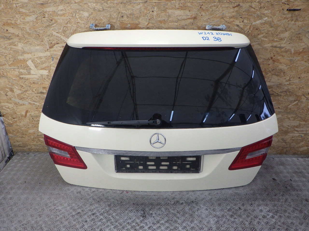 KLAPA TYLNA KOMPLETNA MERCEDES W212 KOMBI