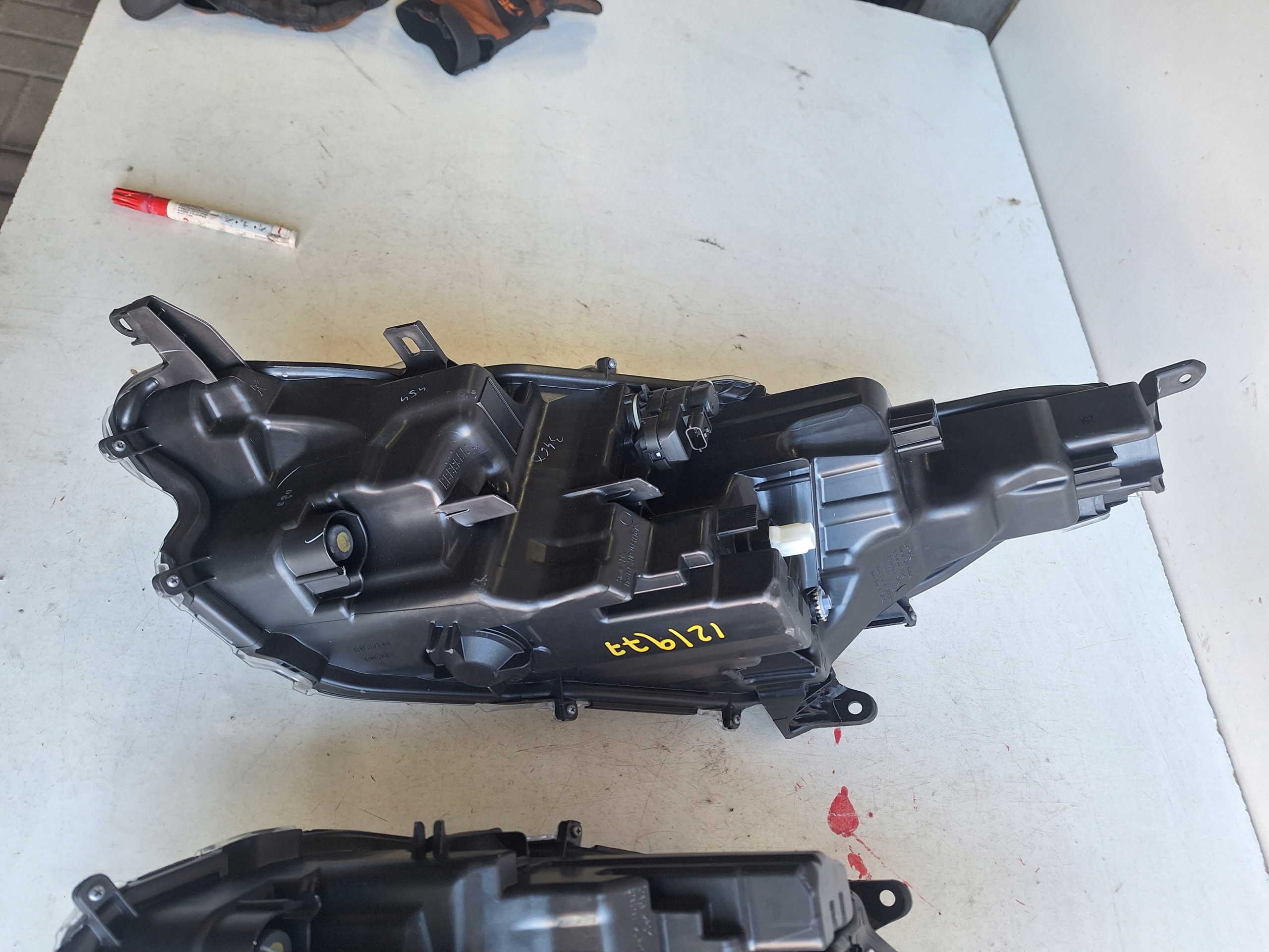 TOYOTA YARIS IV 20-> light right FULL LED K0-8