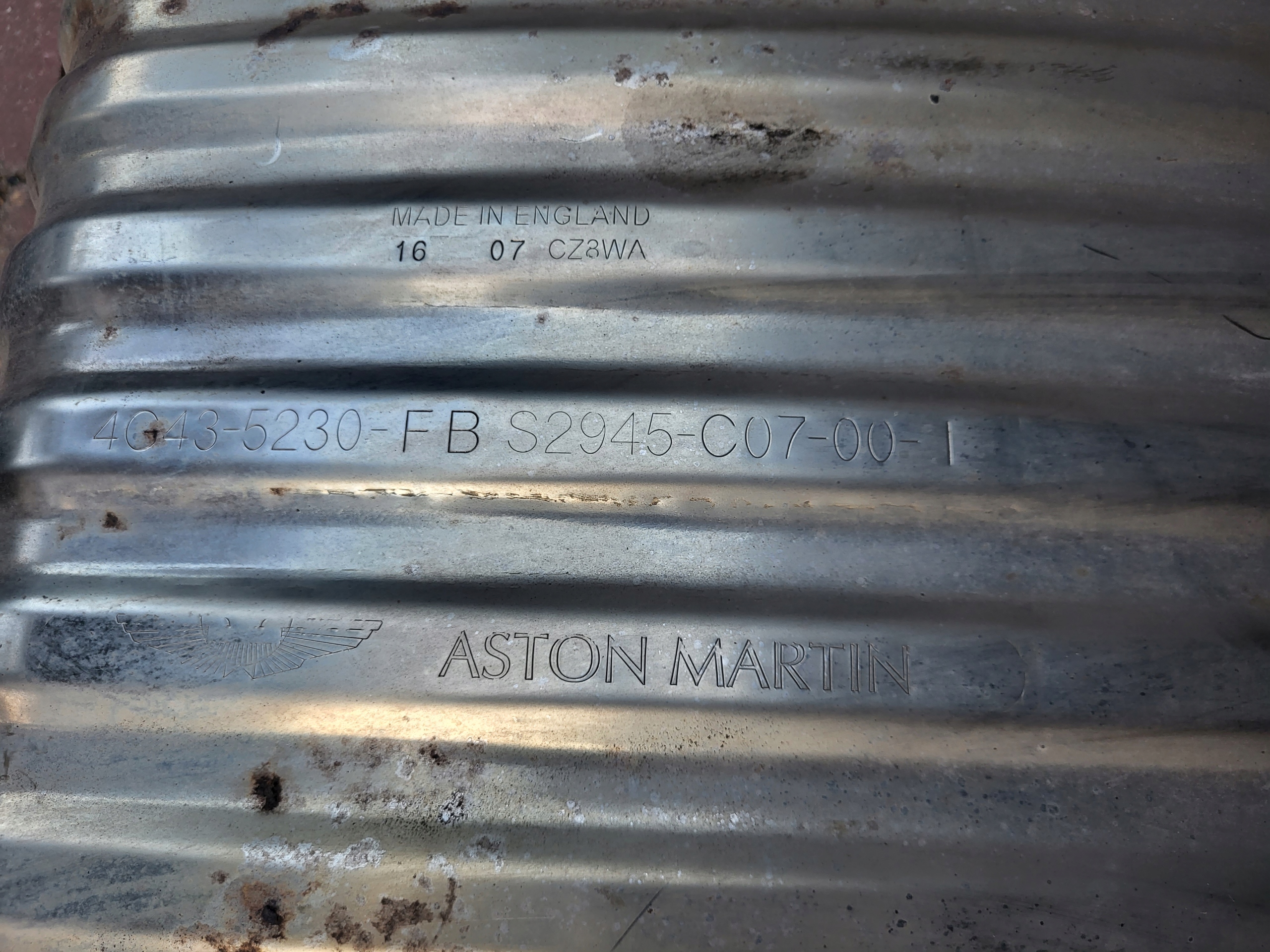 Marmitta silenziatore centrale terminale 4G43-5230-FB ASTON MARTIN DB9 6.0 V12