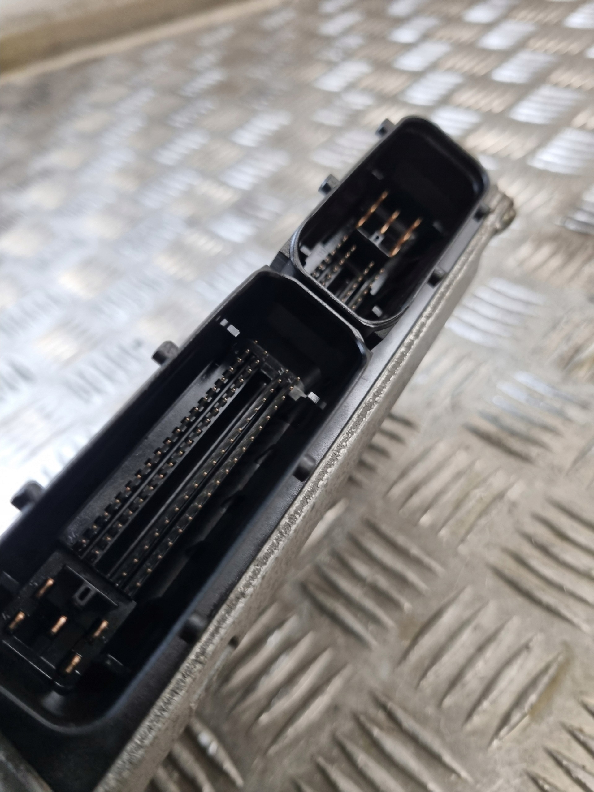 unité de commande électronique uce moteur VW POLO IV 1.2B