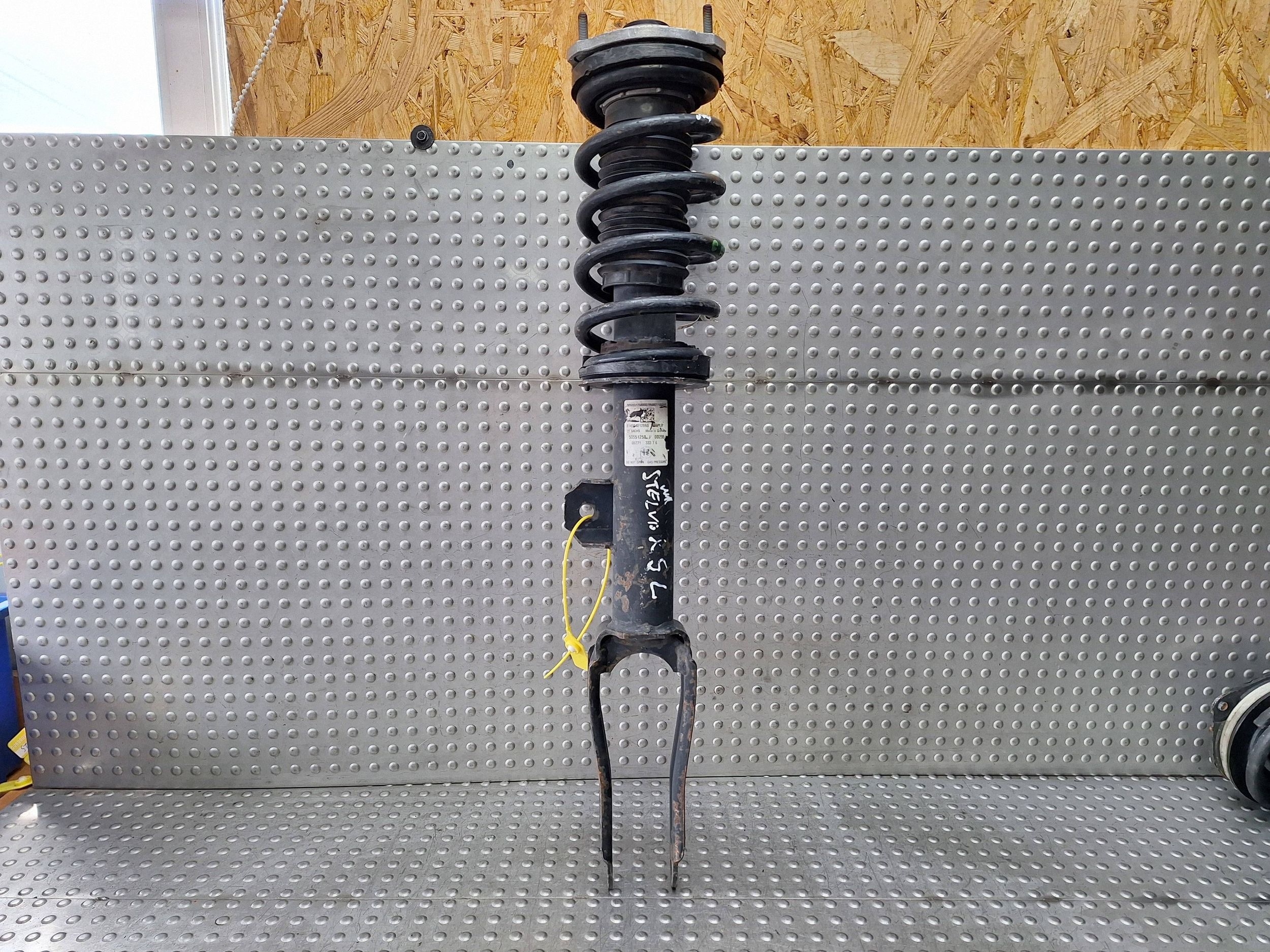 shock absorber left front ALFA ROMEO STELVIO 16- 50551258