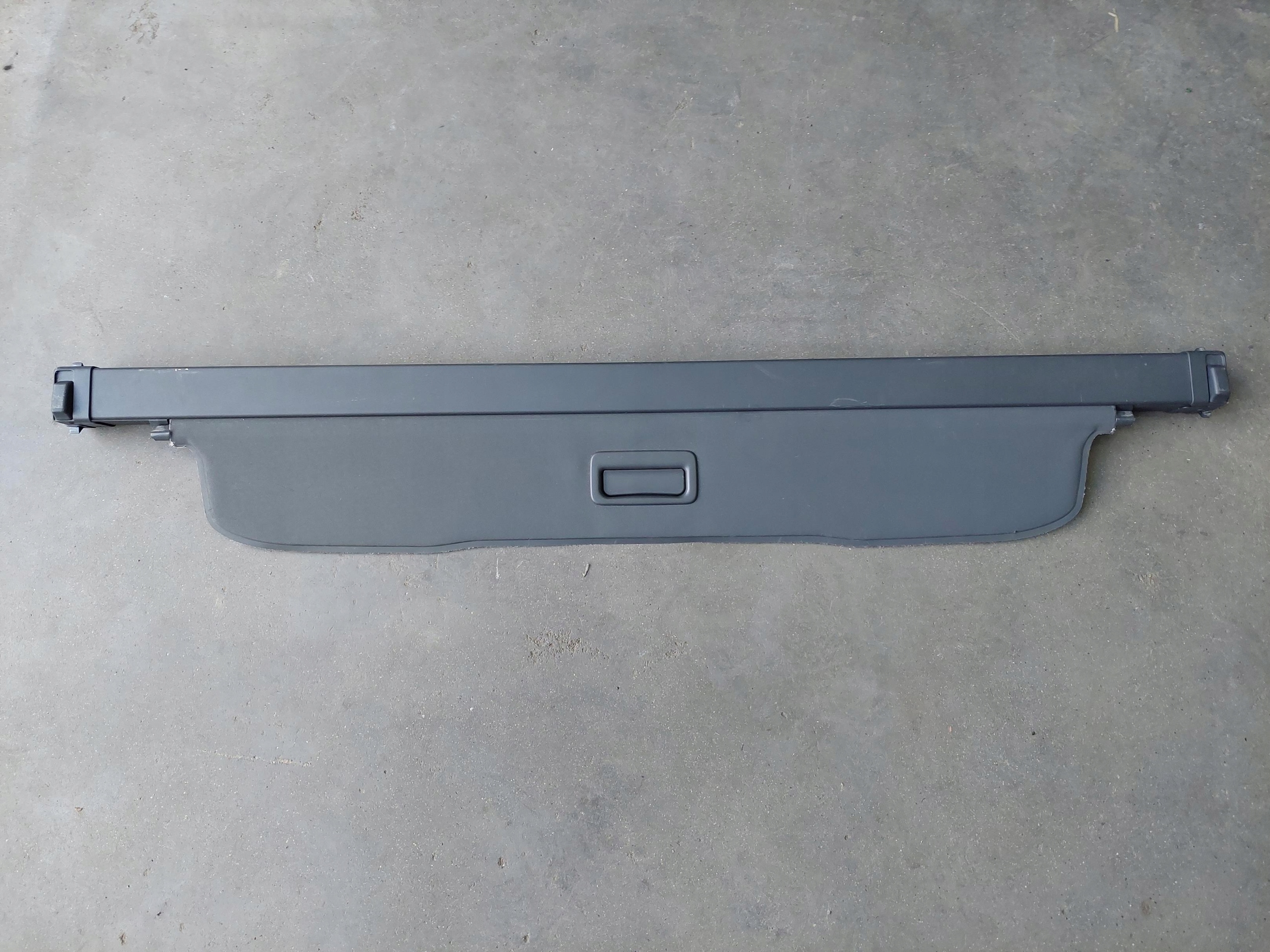 ROLETA BAGAZNIKA TYL TYLNA 39843531 VOLVO V60 I LIFT