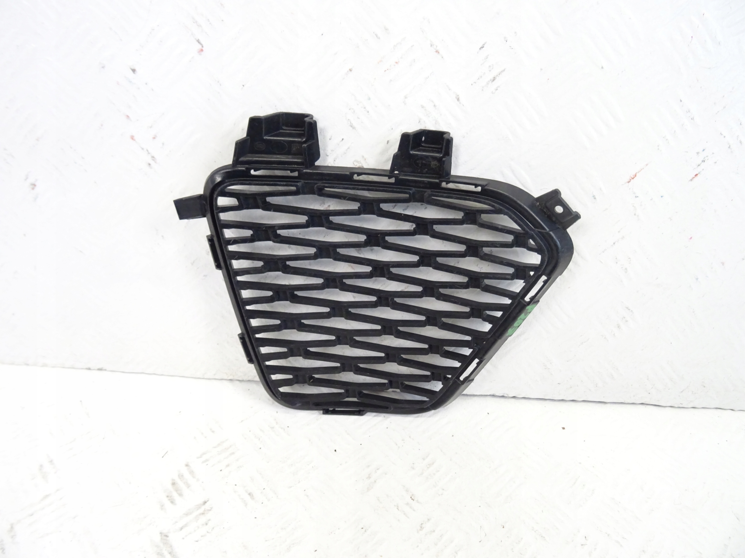 RANGE ROVER SPORT SVR L494 grid of a bumper left front front