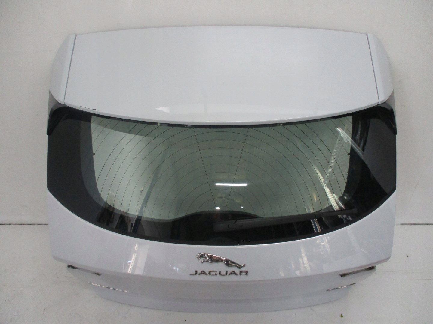 Klapa JAGUAR E PACE EPACE 18r KAMERA Numer katalogowy części EPACE KLAPA 400