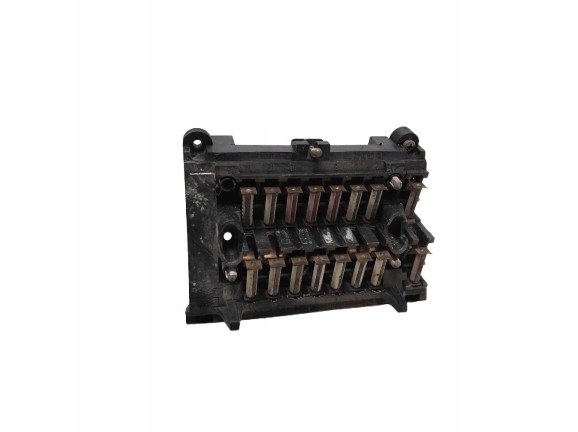 MERCEDES W123 75- SKRZYNKA BEZPIECZNIKÓW 1235400350