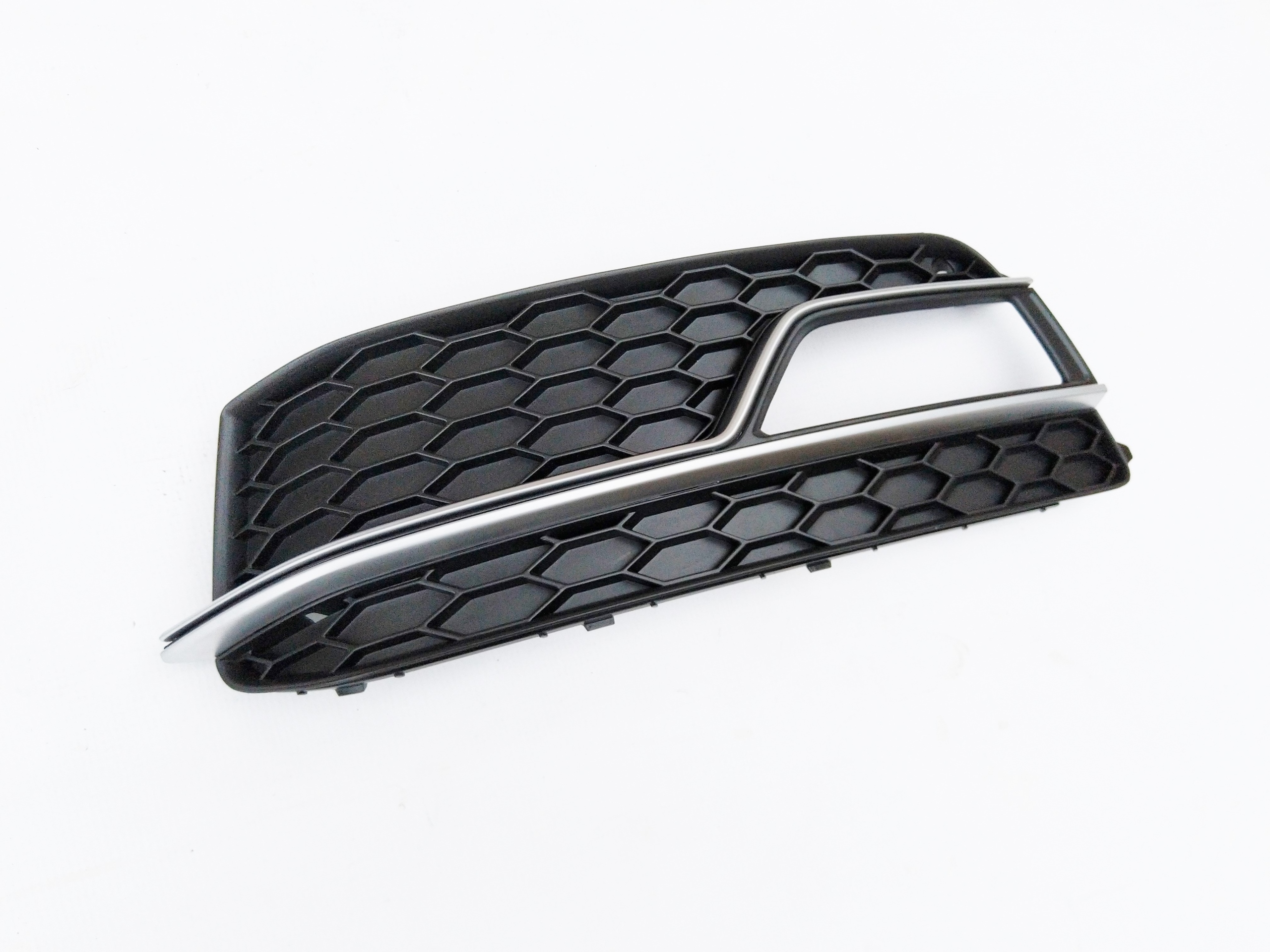 KRATKA HALOGENU LEWA AUDI A5 B8 S LINE LIFT 2011r Installation side Front