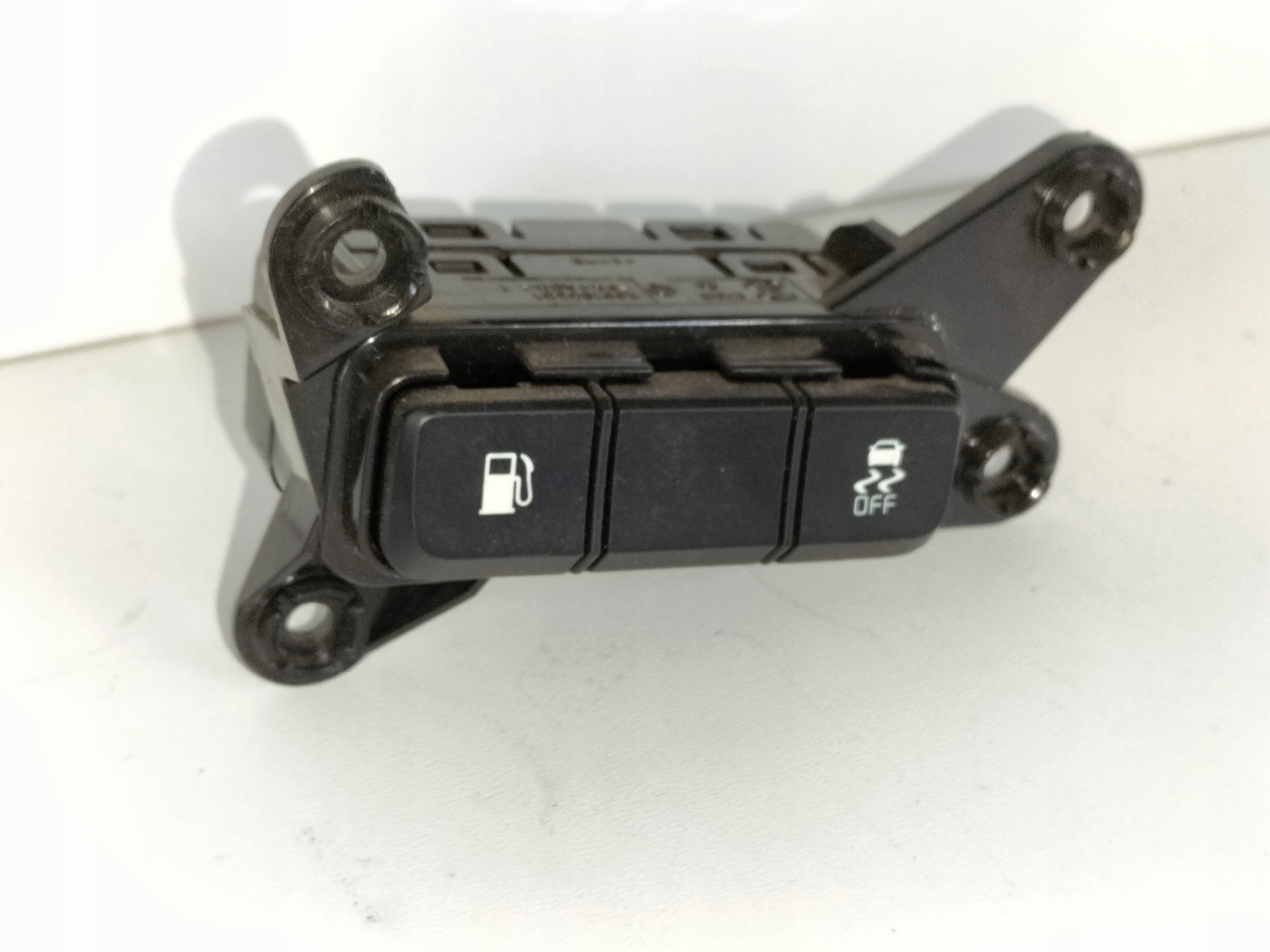 BOUTON PANEL VOLET CARBURANT KIA OPTIMA IV 15
