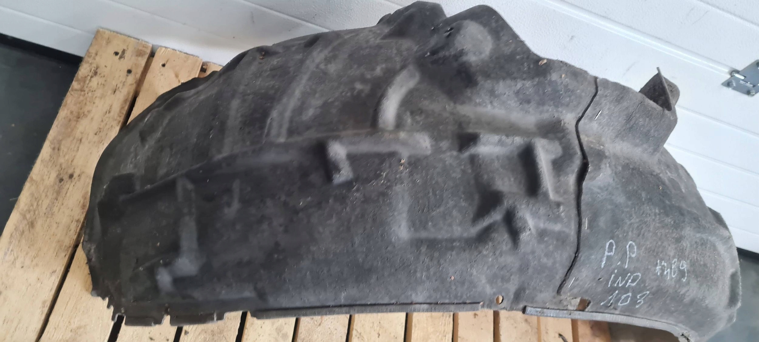 A4 B9 8W mudguard right right front front MATERIAL 8W0821172B