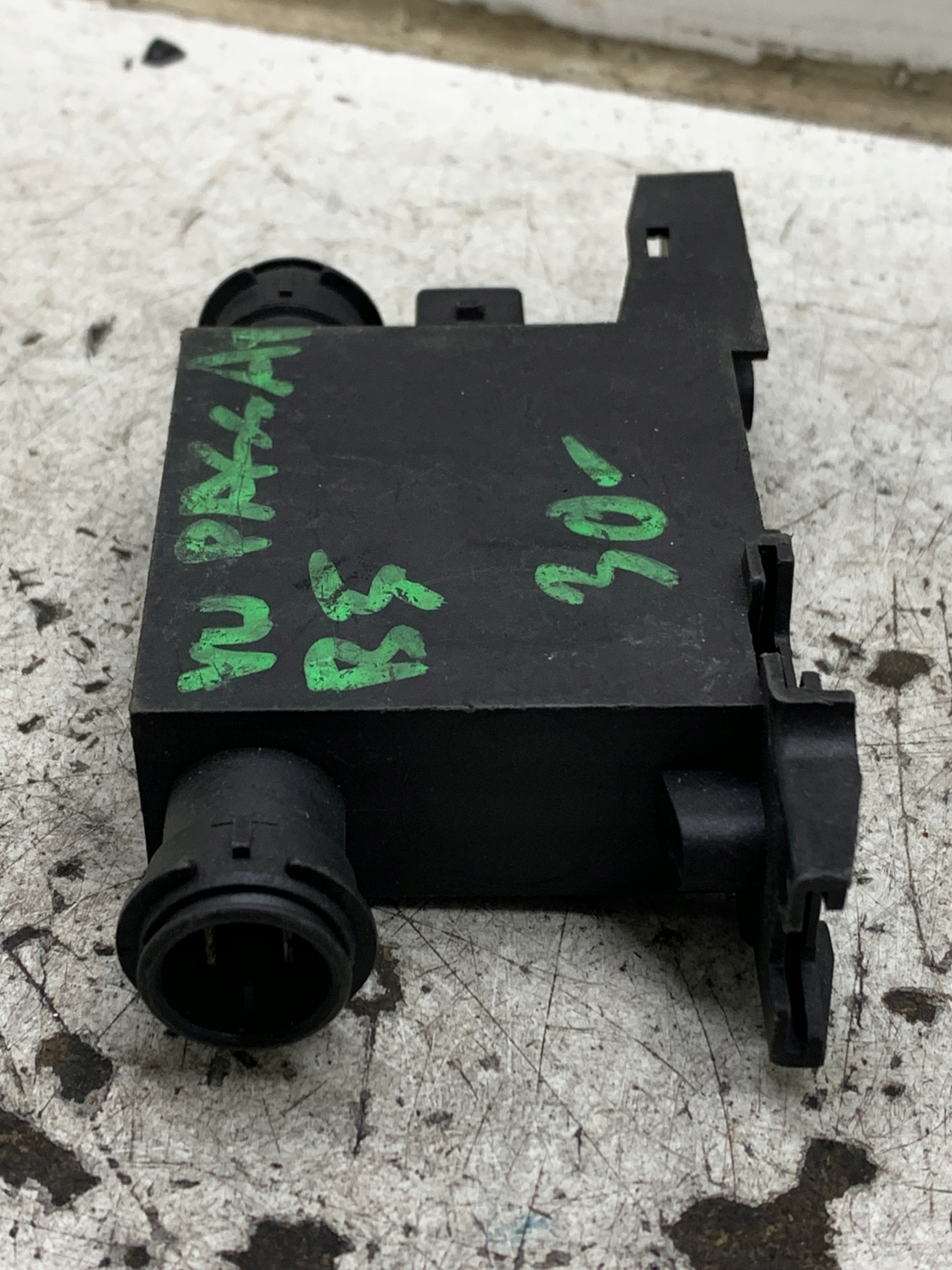modul zámku centrálního 4A0959981A VW