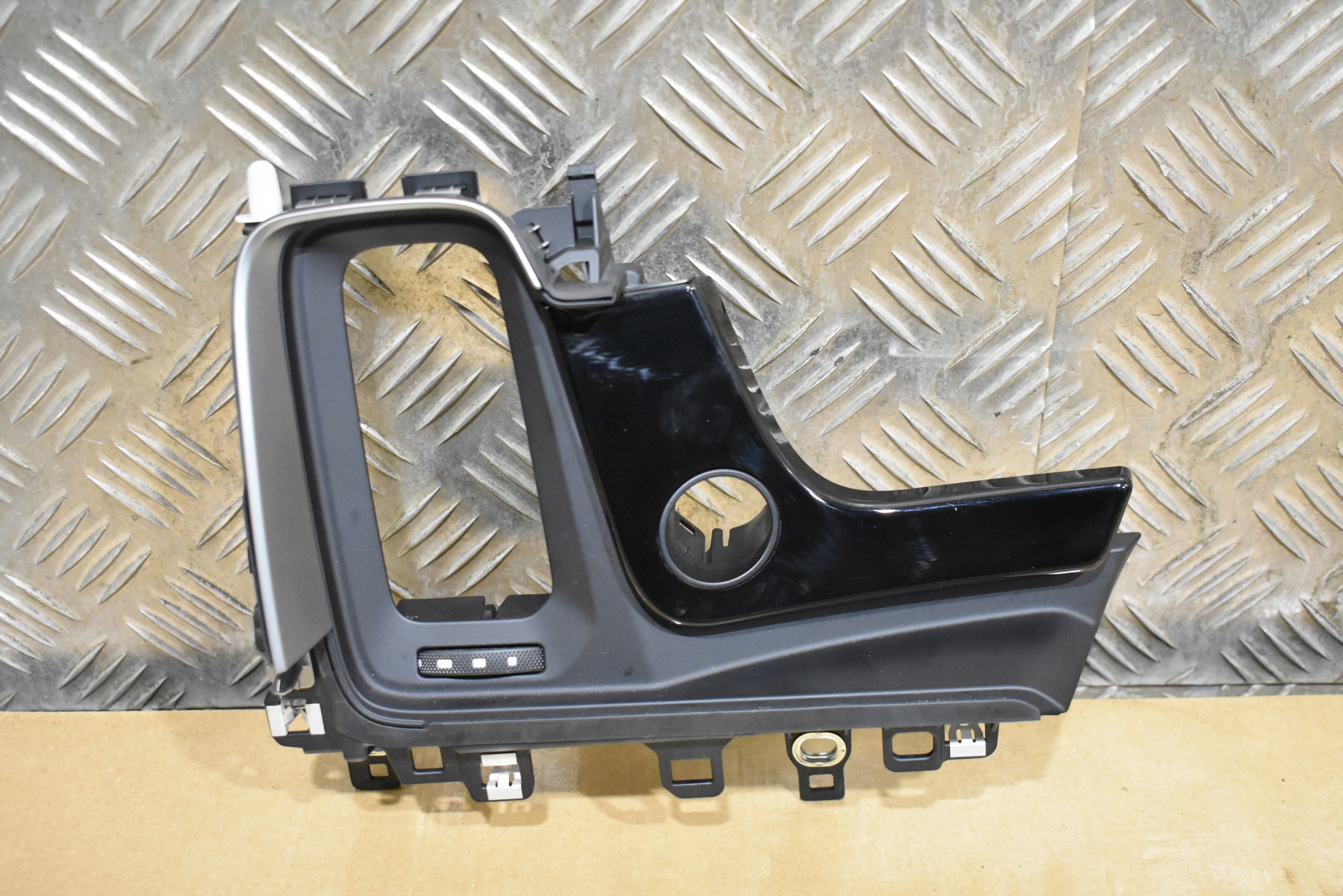 IDEALNA Moulage PIANO DECOR Console PORSCHE CAYENNE 9Y 1